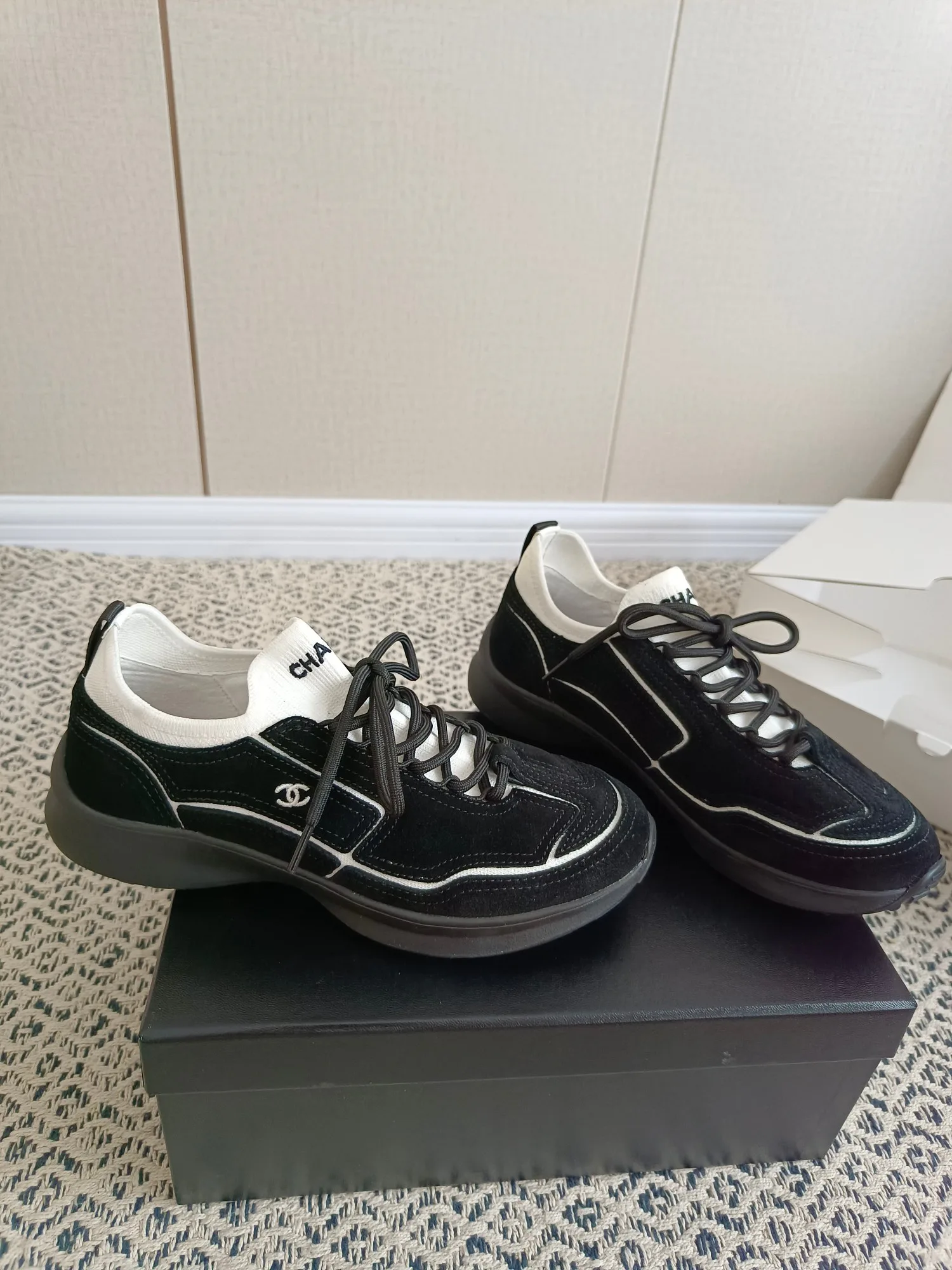 Women's Sneakers CHANEL 18475419