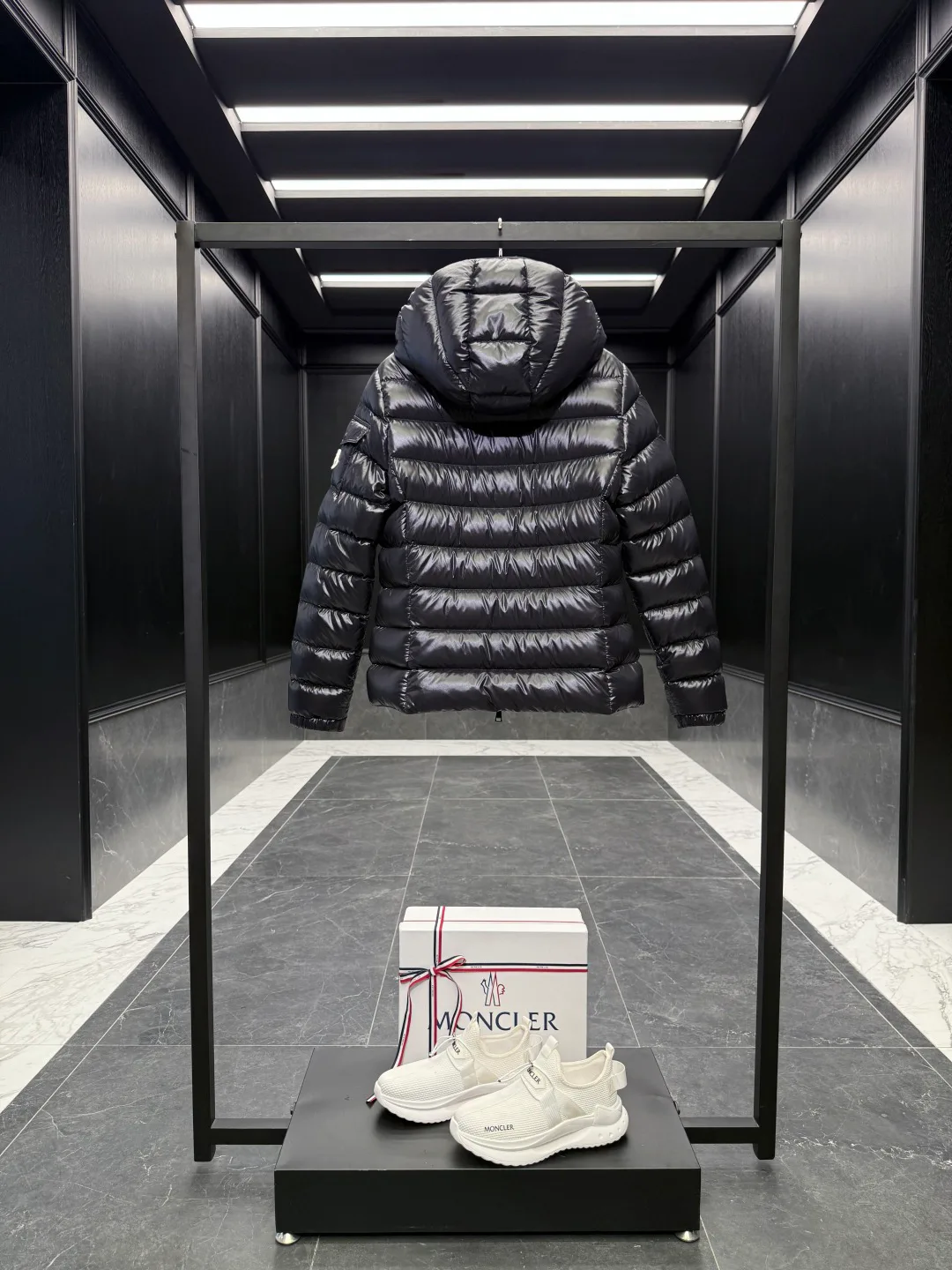 Men's Jackets And Down Jackets MONCLER 17897997