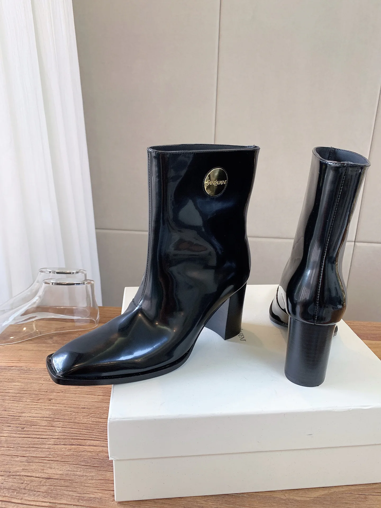 Women's Booties SAINT LAURENT 18365365