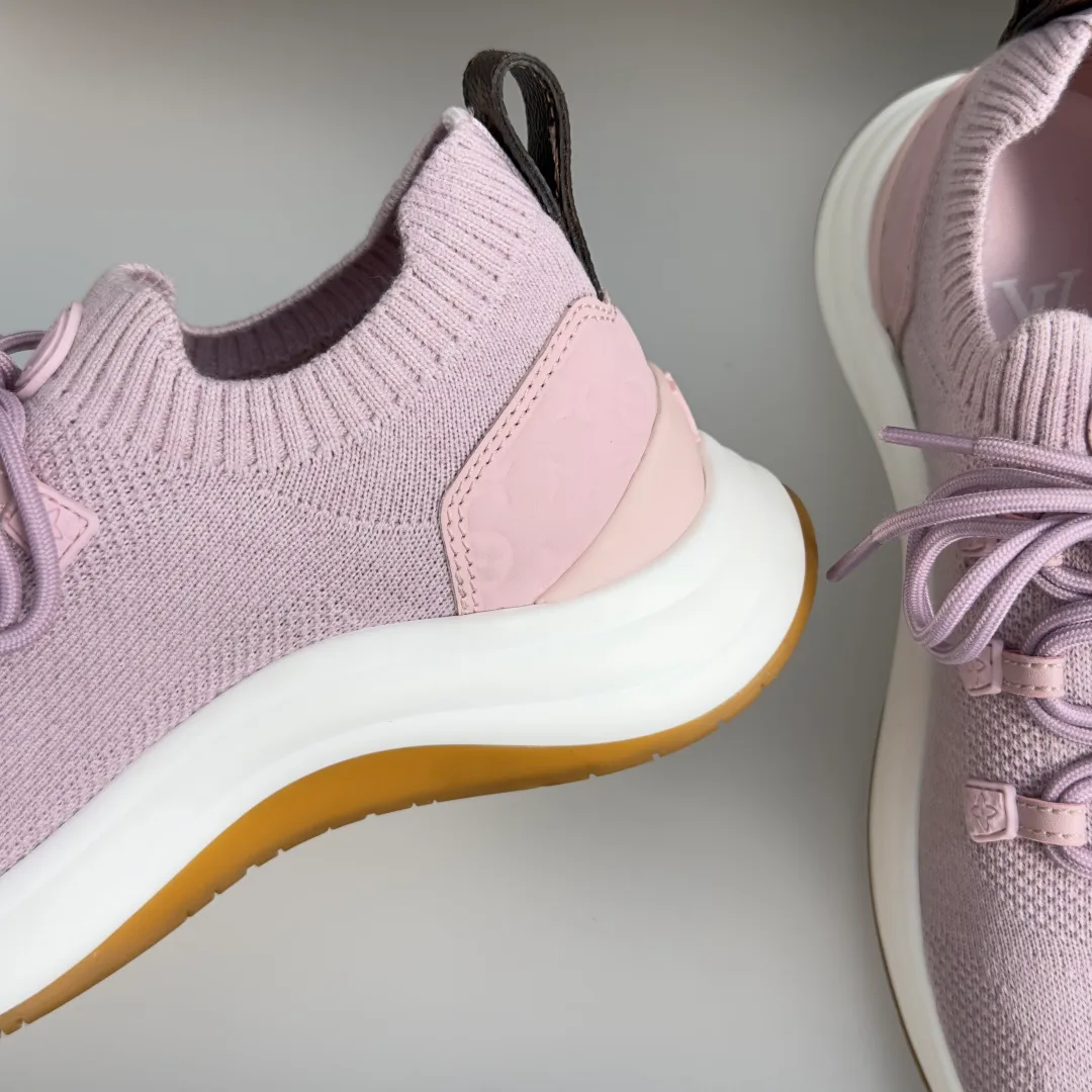 Women's Sneakers LOUIS VUITTON 17950532