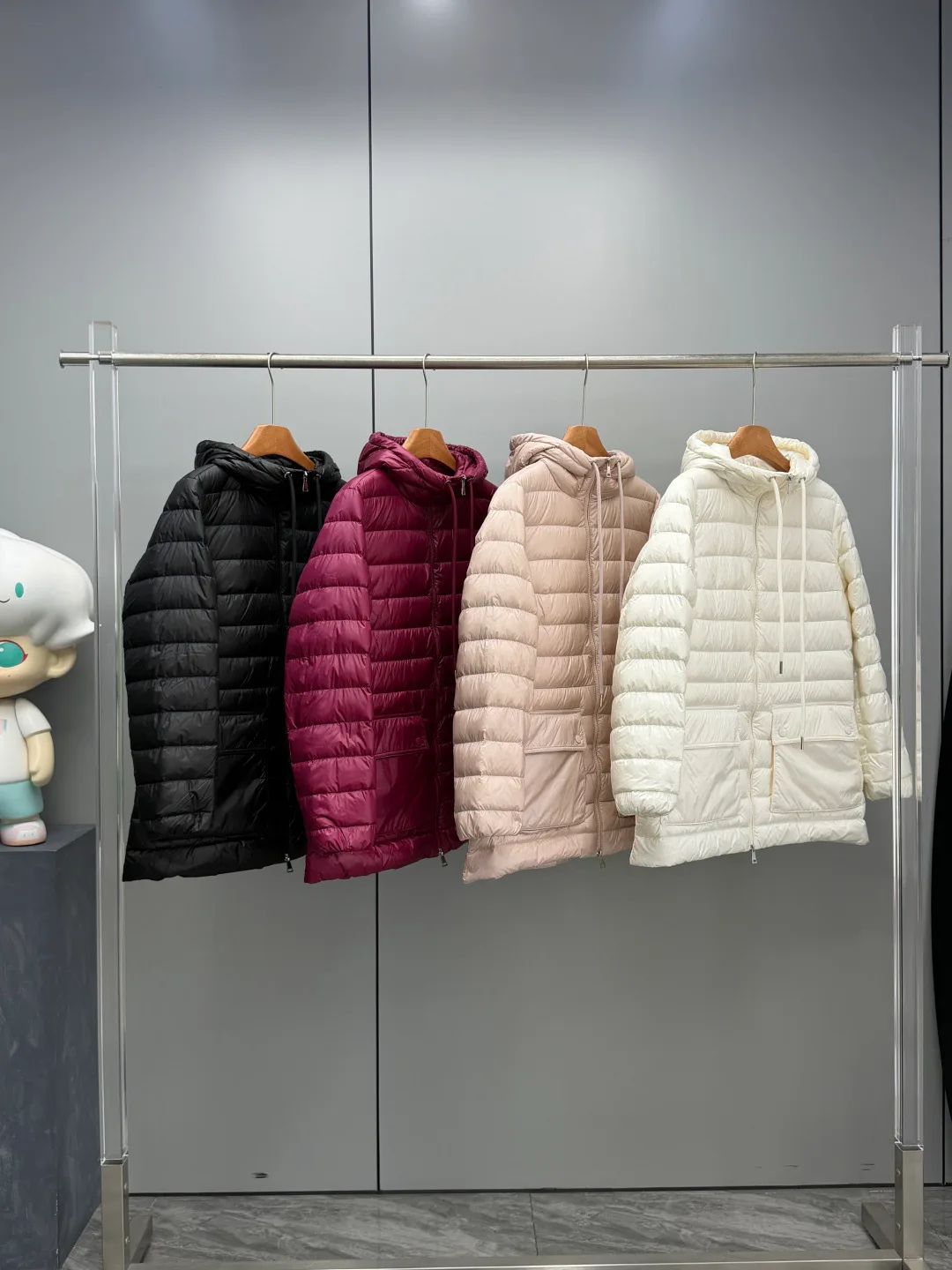 Women's Jackets And Down Jackets MONCLER 17897335