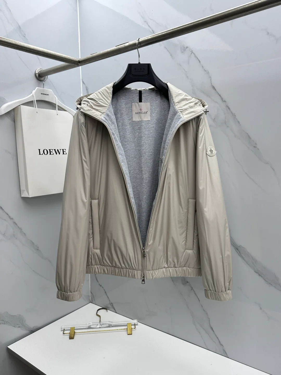 Куртки И Пуховики Мужские Moncler 18596987