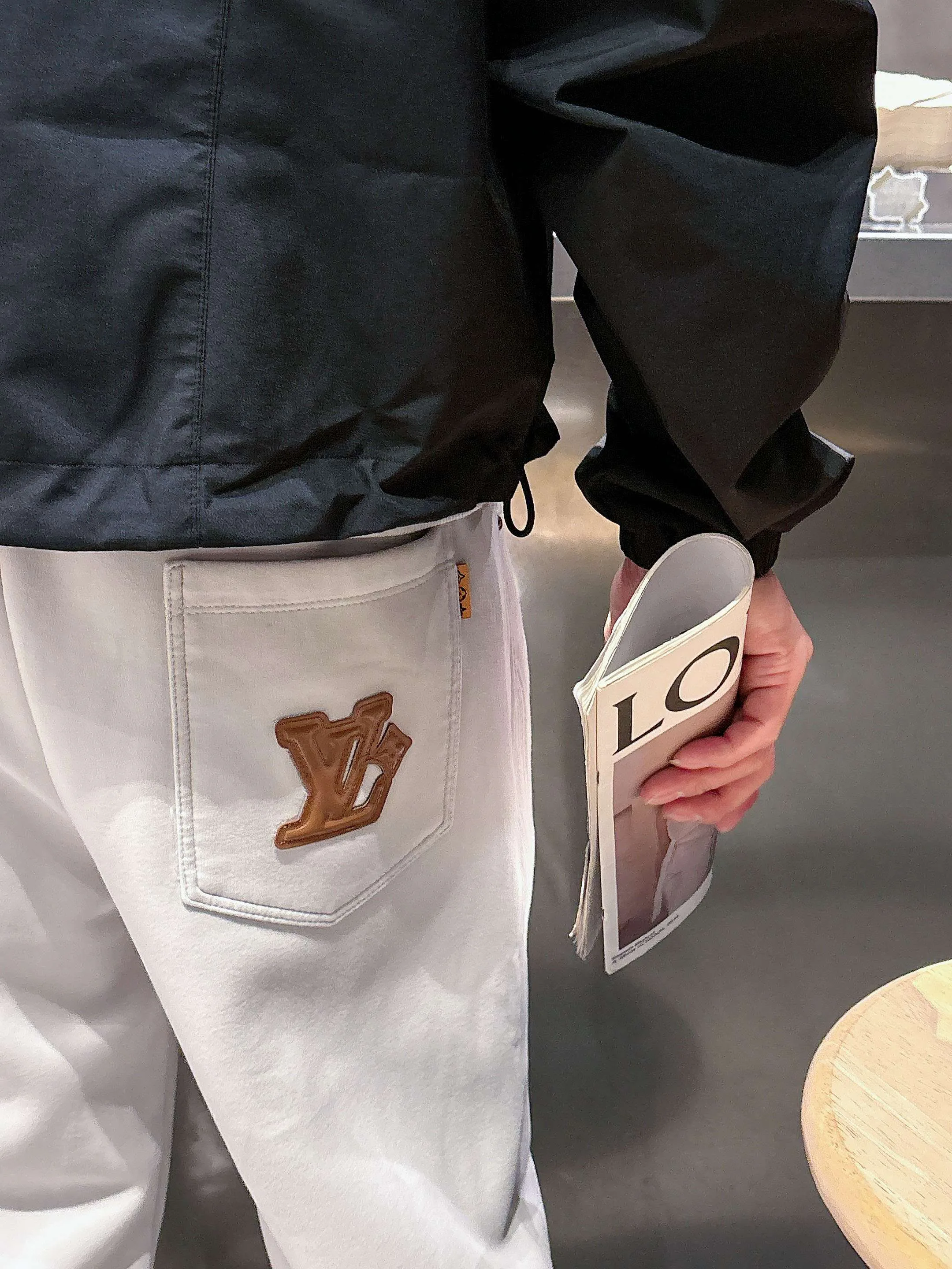 Men's Trousers LOUIS VUITTON 18368682