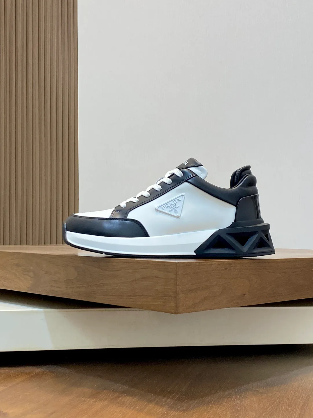 Men's Sneakers PRADA 18116636