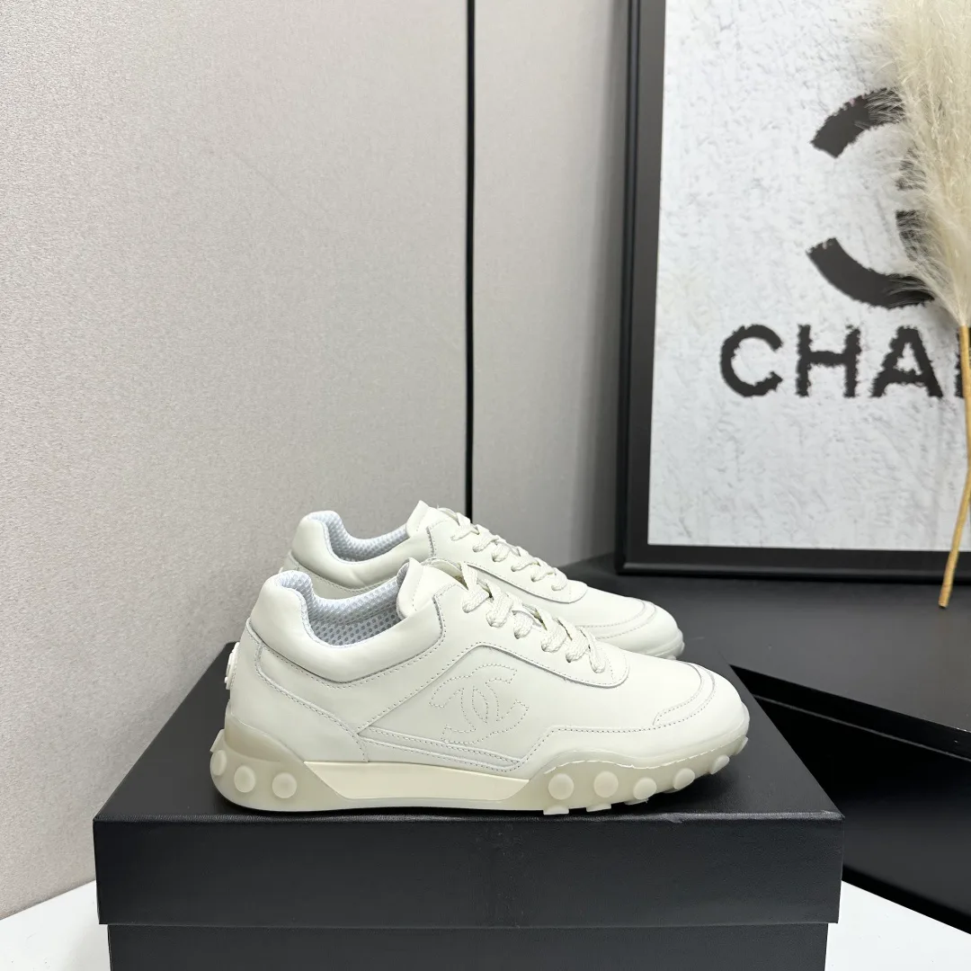 Women's Sneakers CHANEL 18025583