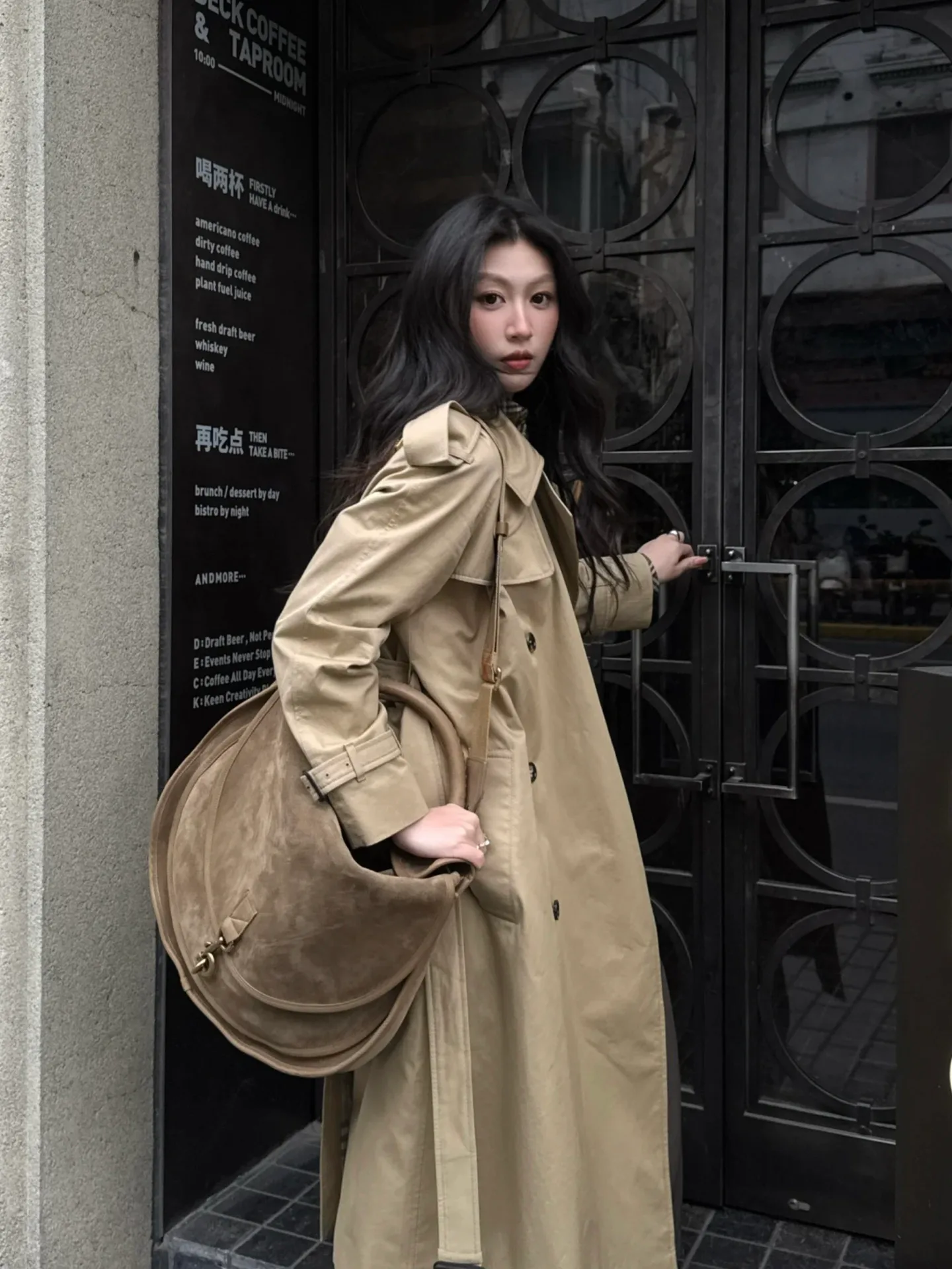 Women's Trench Coats BURBERRY 17906722
