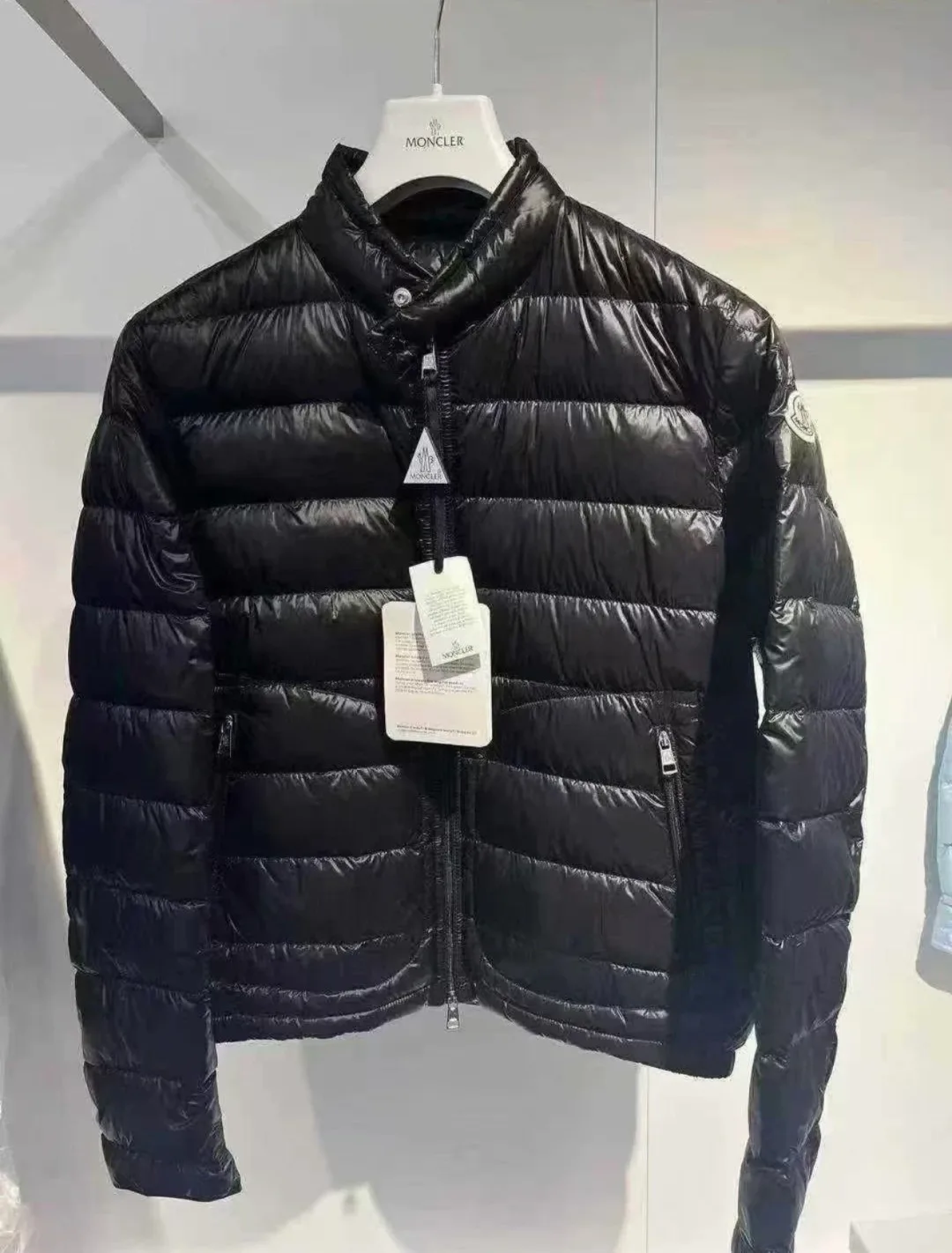 Куртки И Пуховики Мужские Moncler 18683750