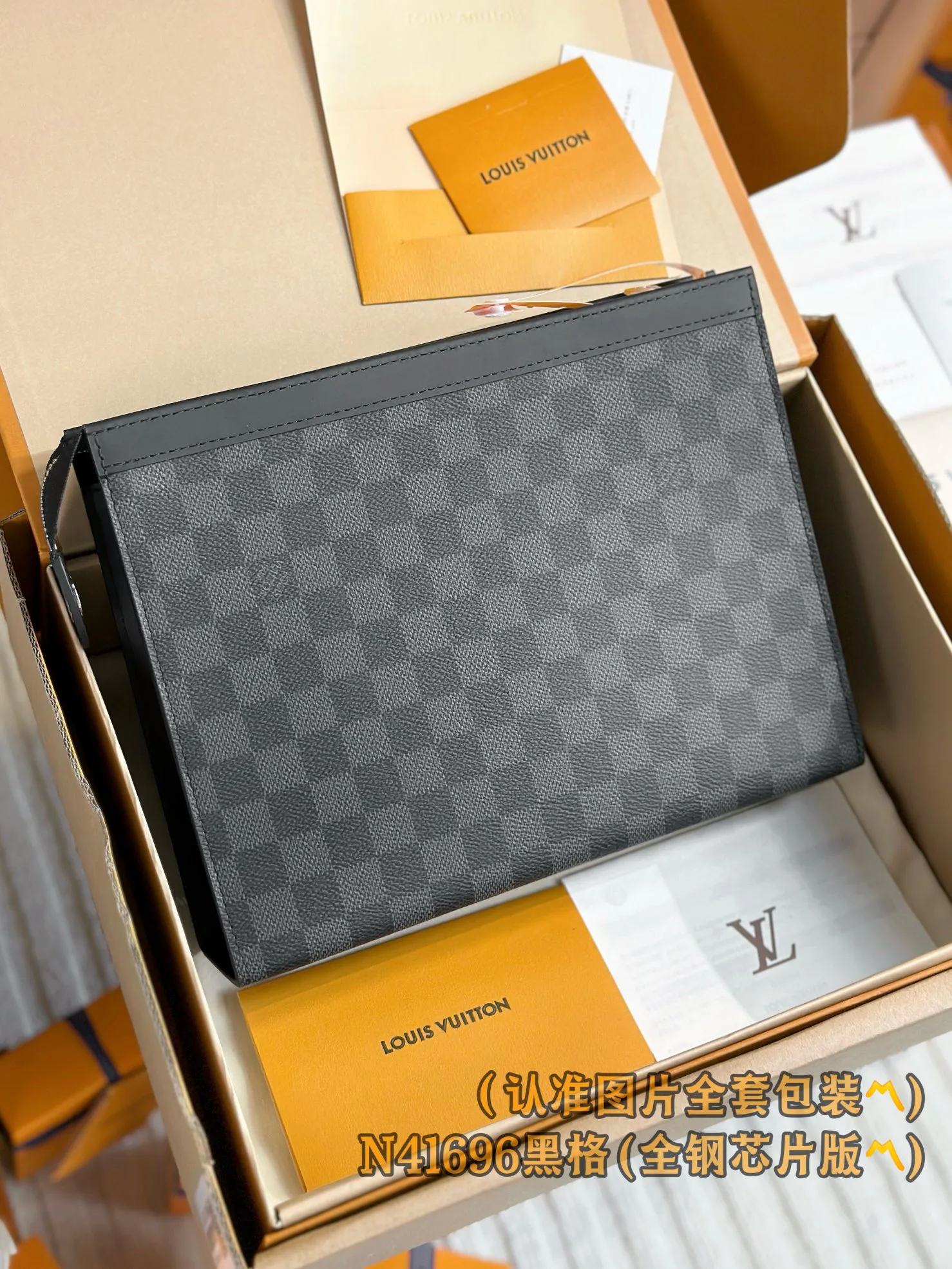 Women's Clutches LOUIS VUITTON 18148141