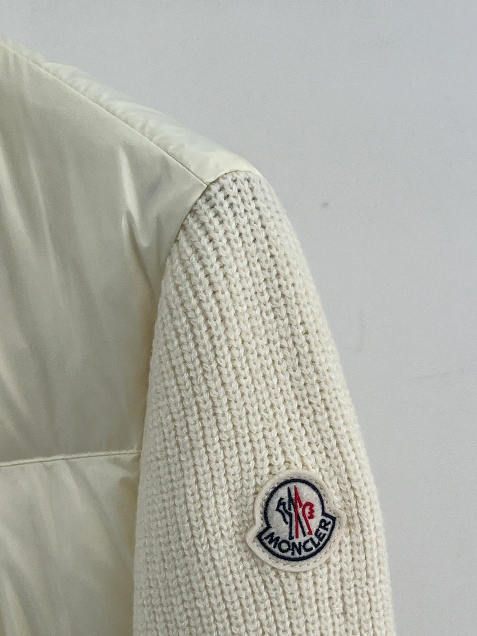 Women's Jackets And Down Jackets MONCLER 18415621