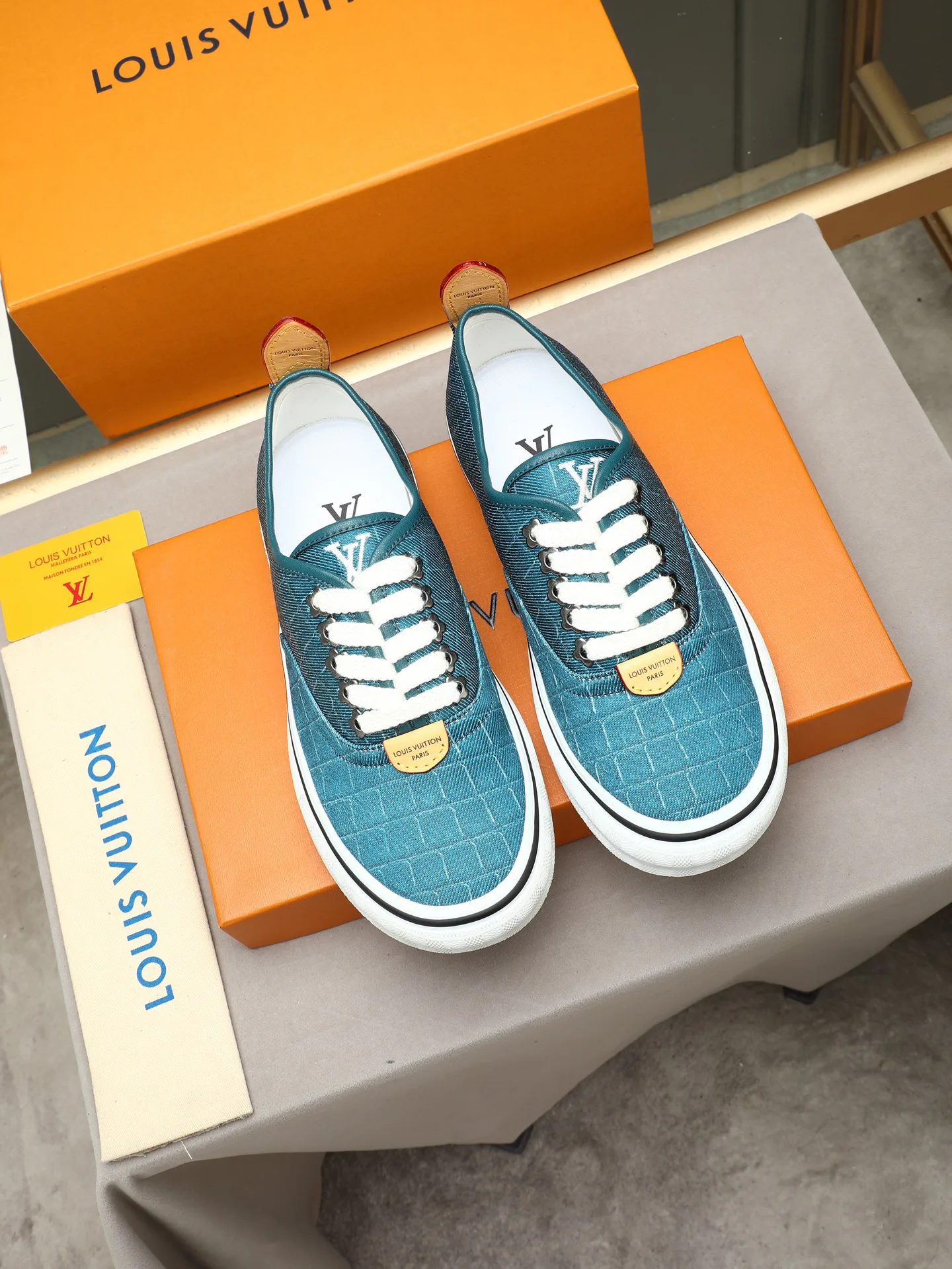 Women's Sneakers LOUIS VUITTON 17947262