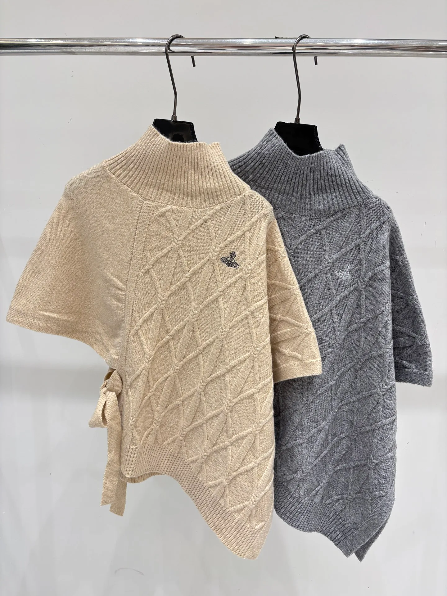 Women's Jumpers And Sweaters VIVIENNE WESTWOOD 18032010