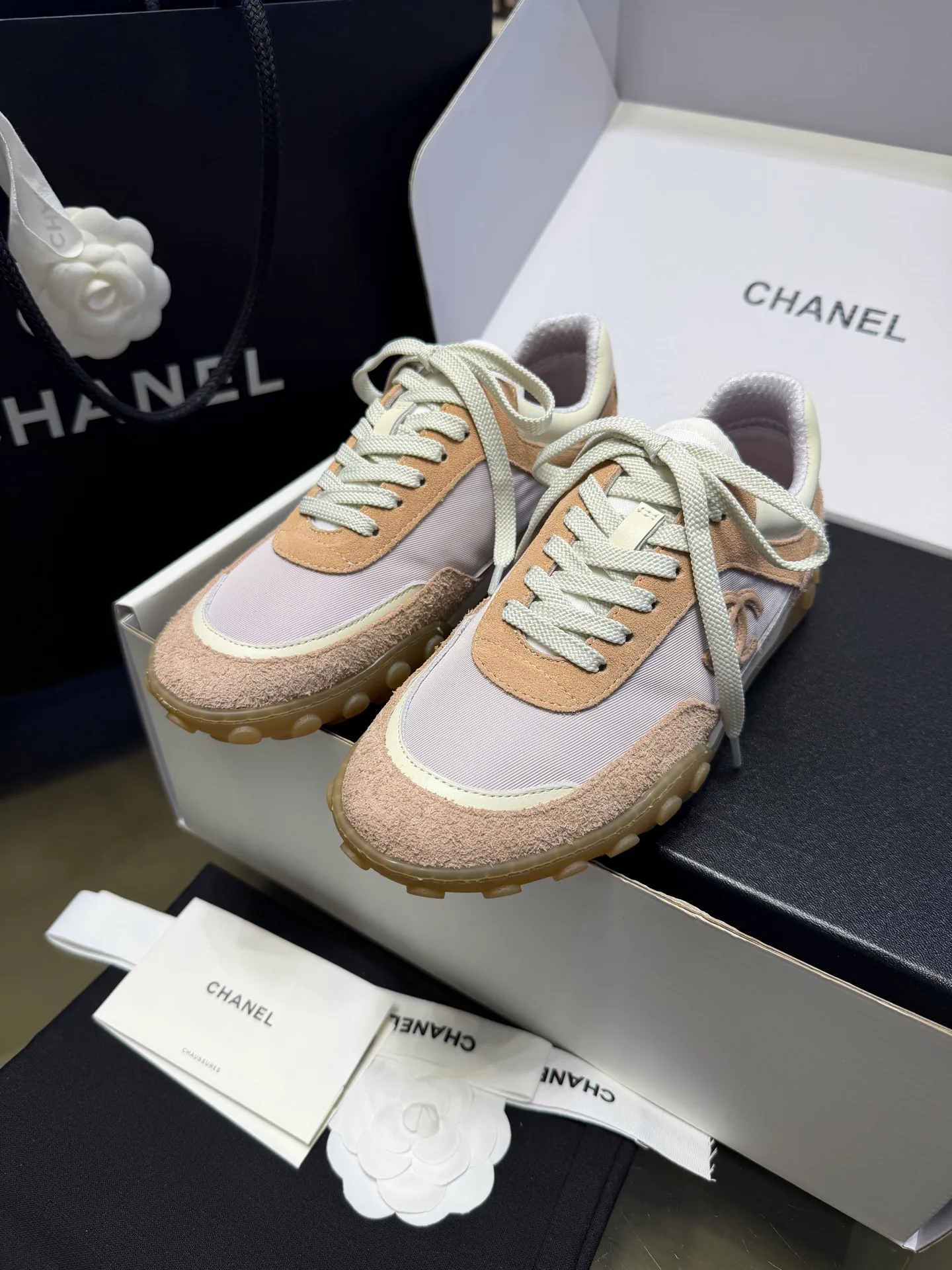 Women's Sneakers CHANEL 17877260