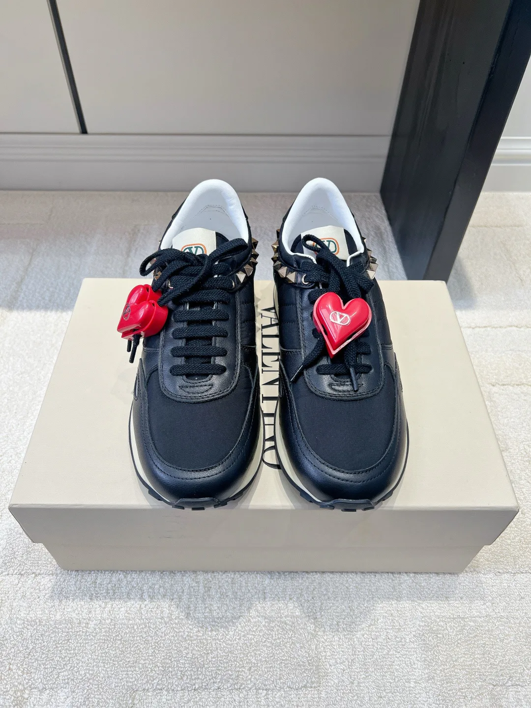 Women's Sneakers VALENTINO 18436569