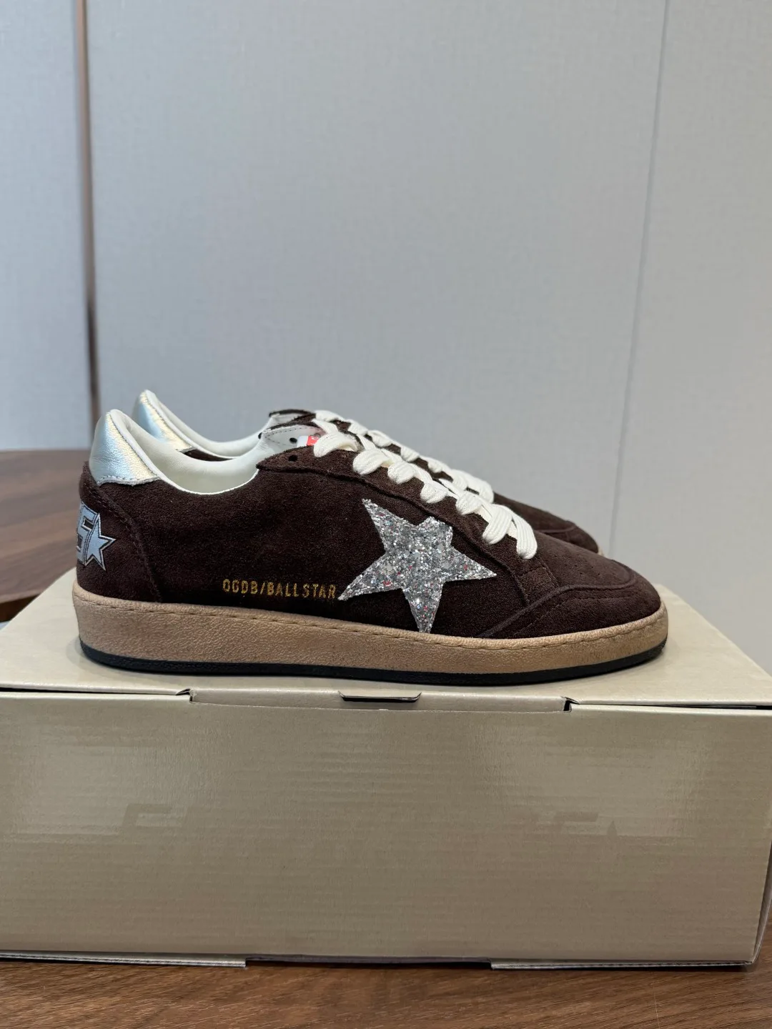 Women's Sneakers GOLDEN GOOSE 18357246