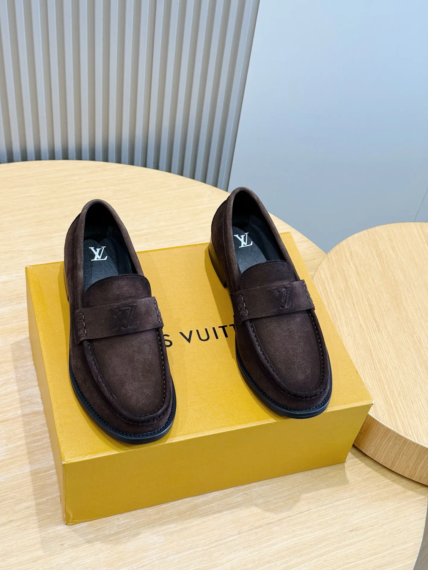 Men's Loafers And Dress Shoes LOUIS VUITTON 18247427