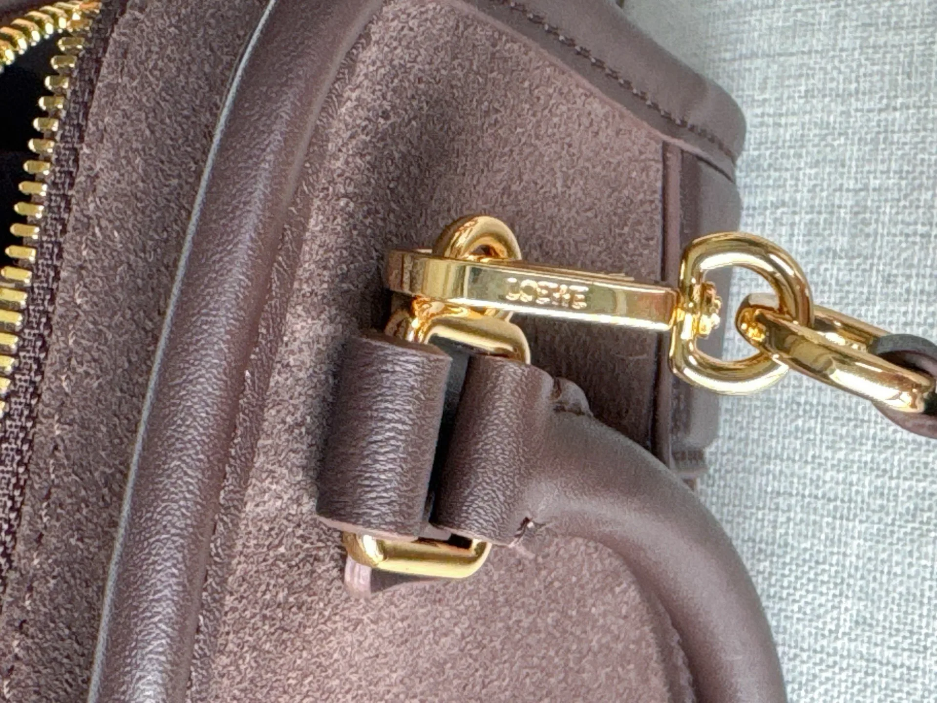 Women's Classic Handbags LOEWE 18434813