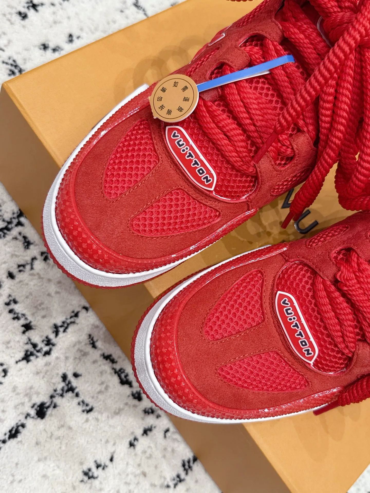 Women's Sneakers LOUIS VUITTON 17044287