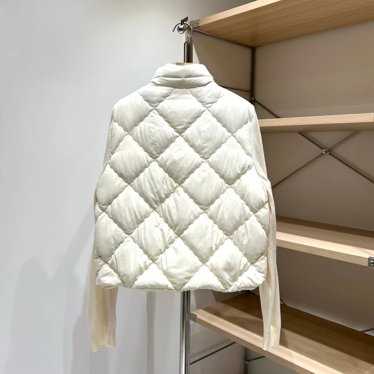 Women's Jackets And Down Jackets MONCLER 18131411