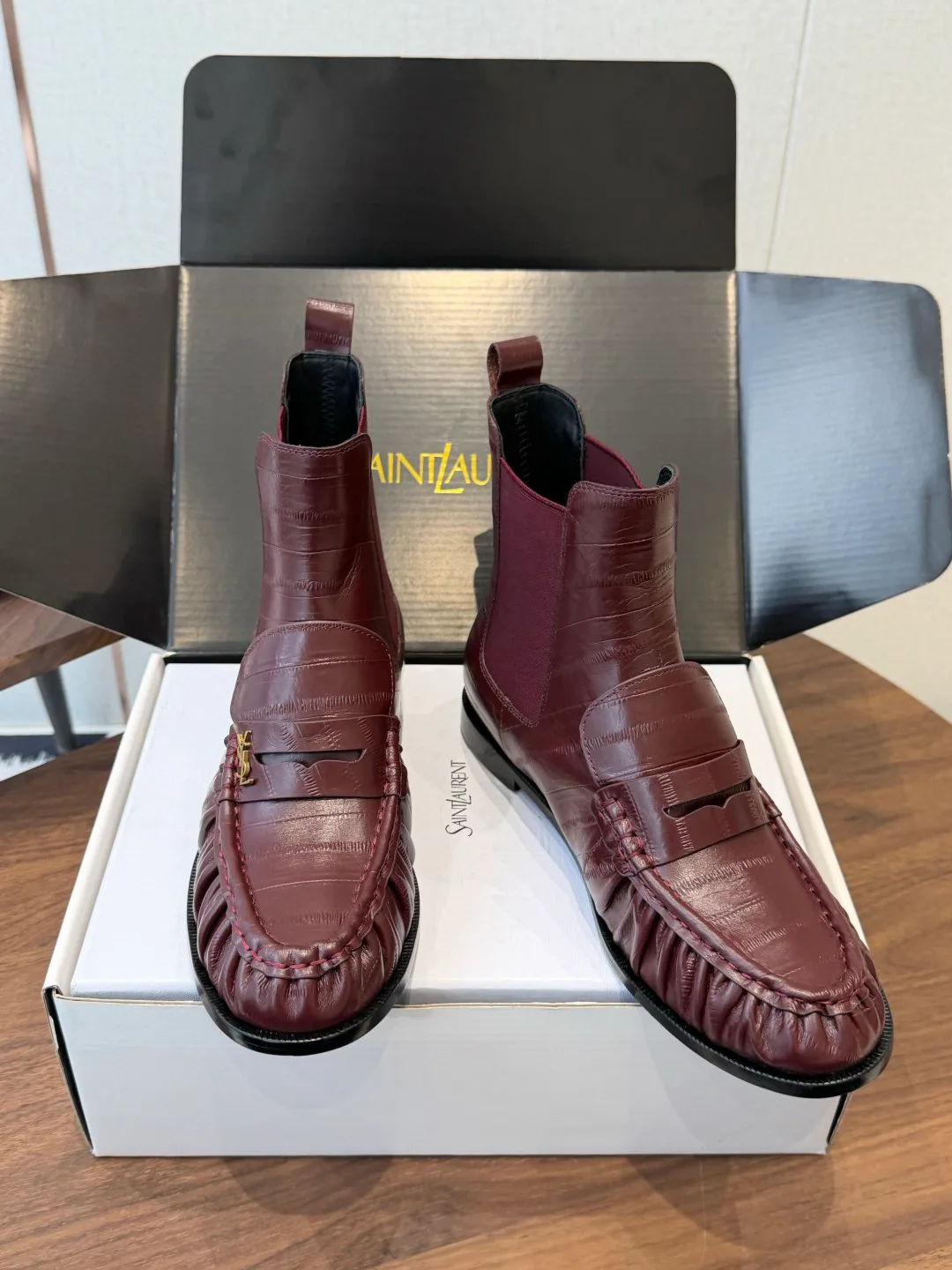 Women's Loafers And Moccasins SAINT LAURENT 18182790