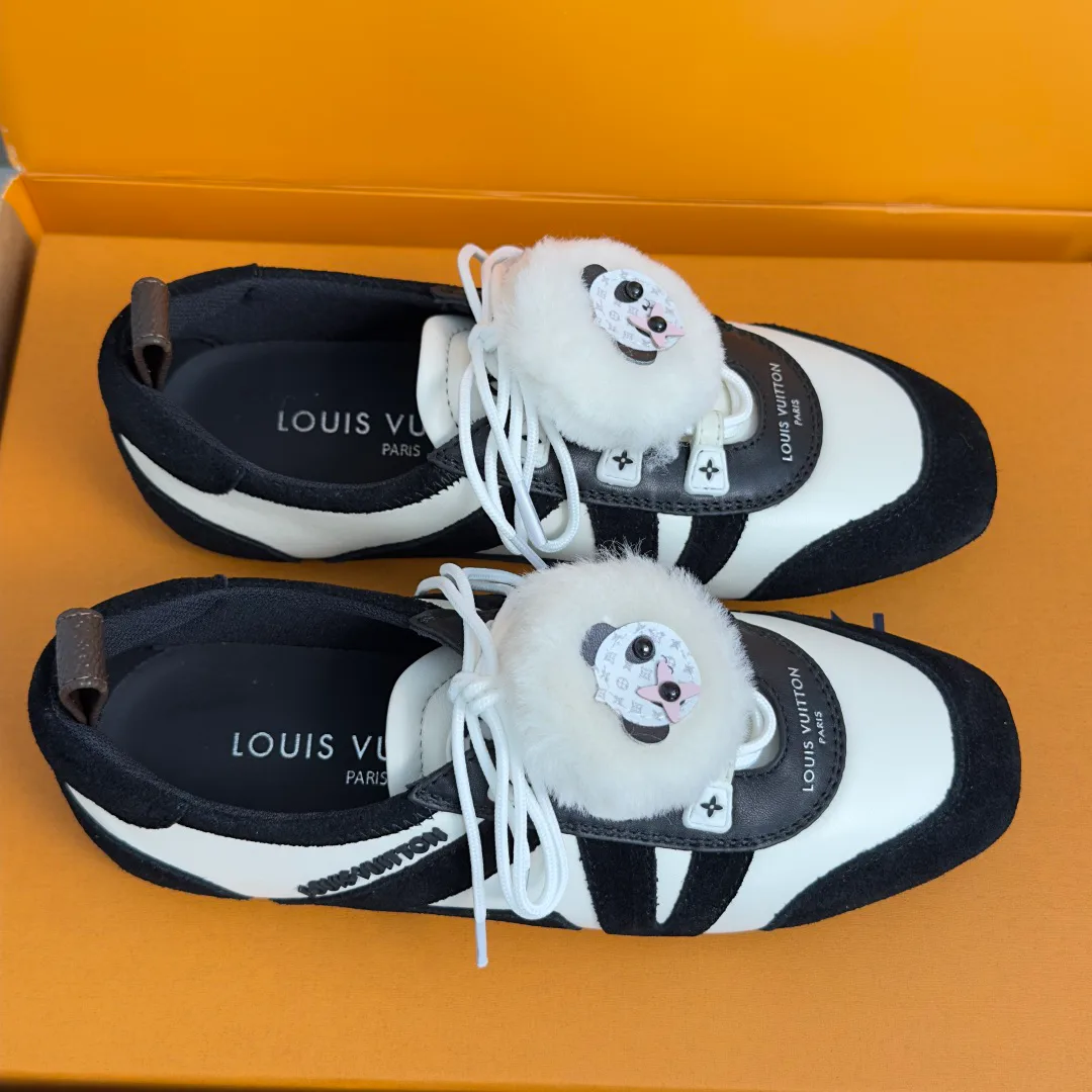 Women's Sneakers LOUIS VUITTON 17415512