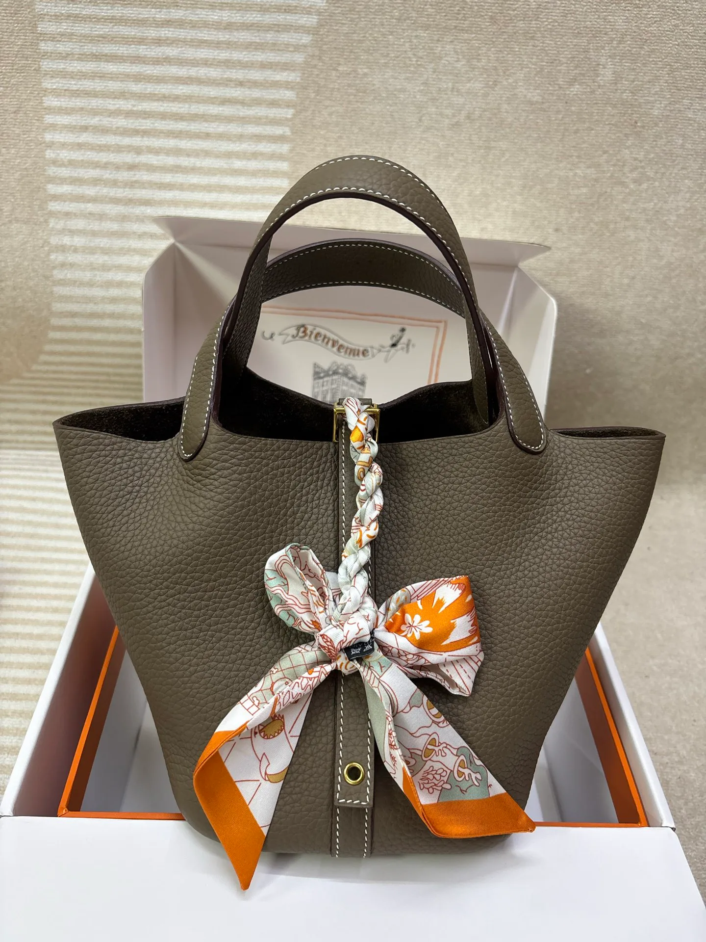 Women's Classic Handbags HERMES 18127319
