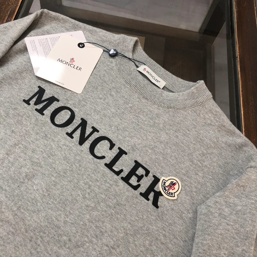 Men's Jumpers And Sweaters MONCLER 18002353