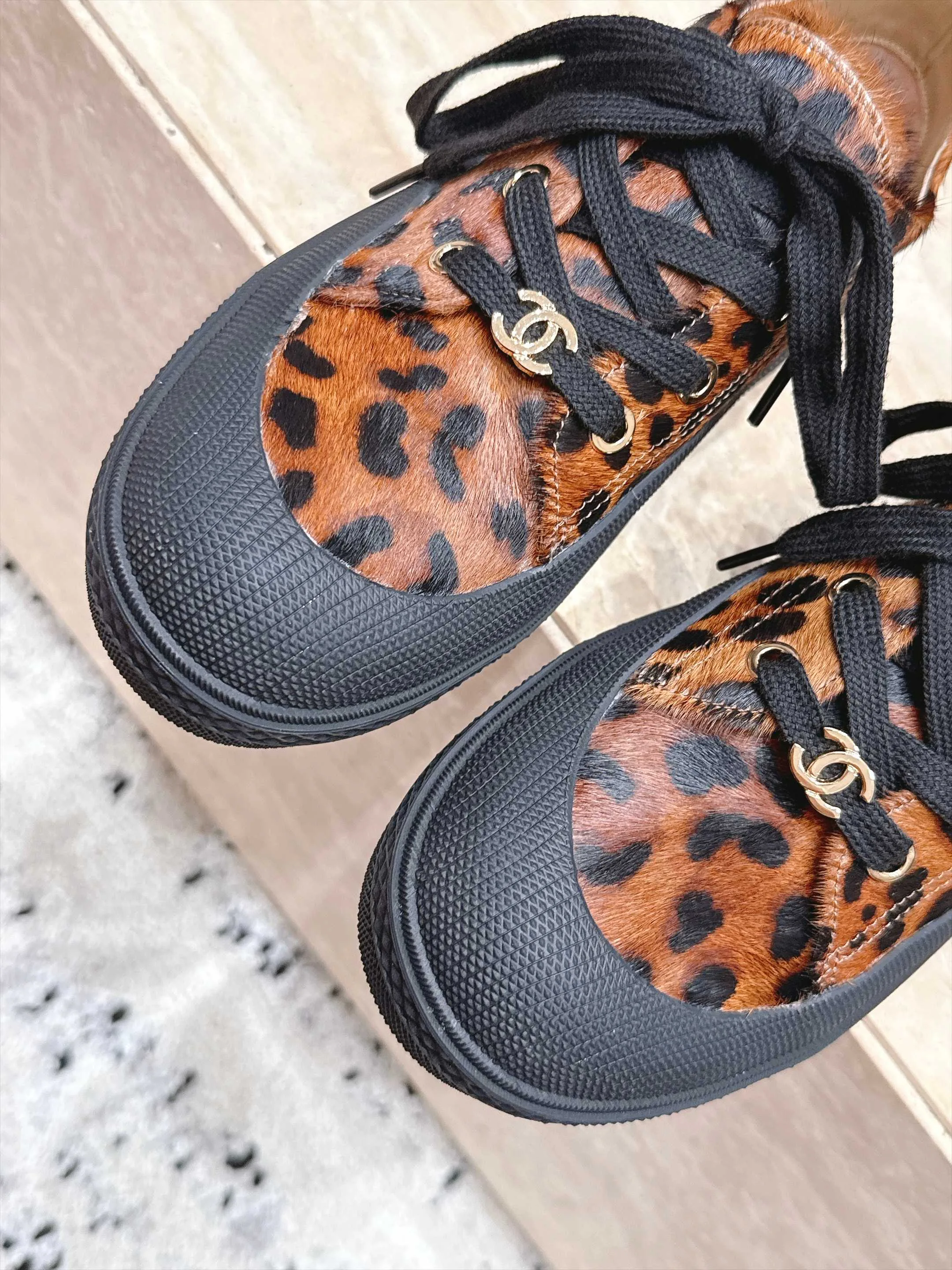 Women's Sneakers CHANEL 18025274