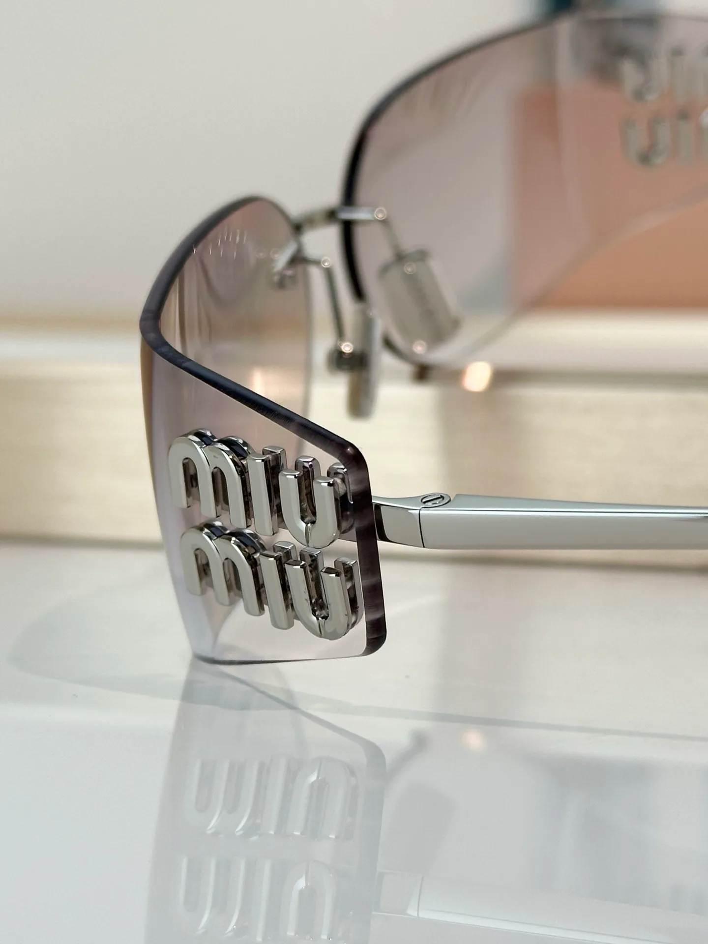 Glasses MIU MIU 18095019