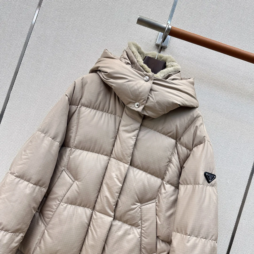 Women's Jackets And Down Jackets PRADA 18094560