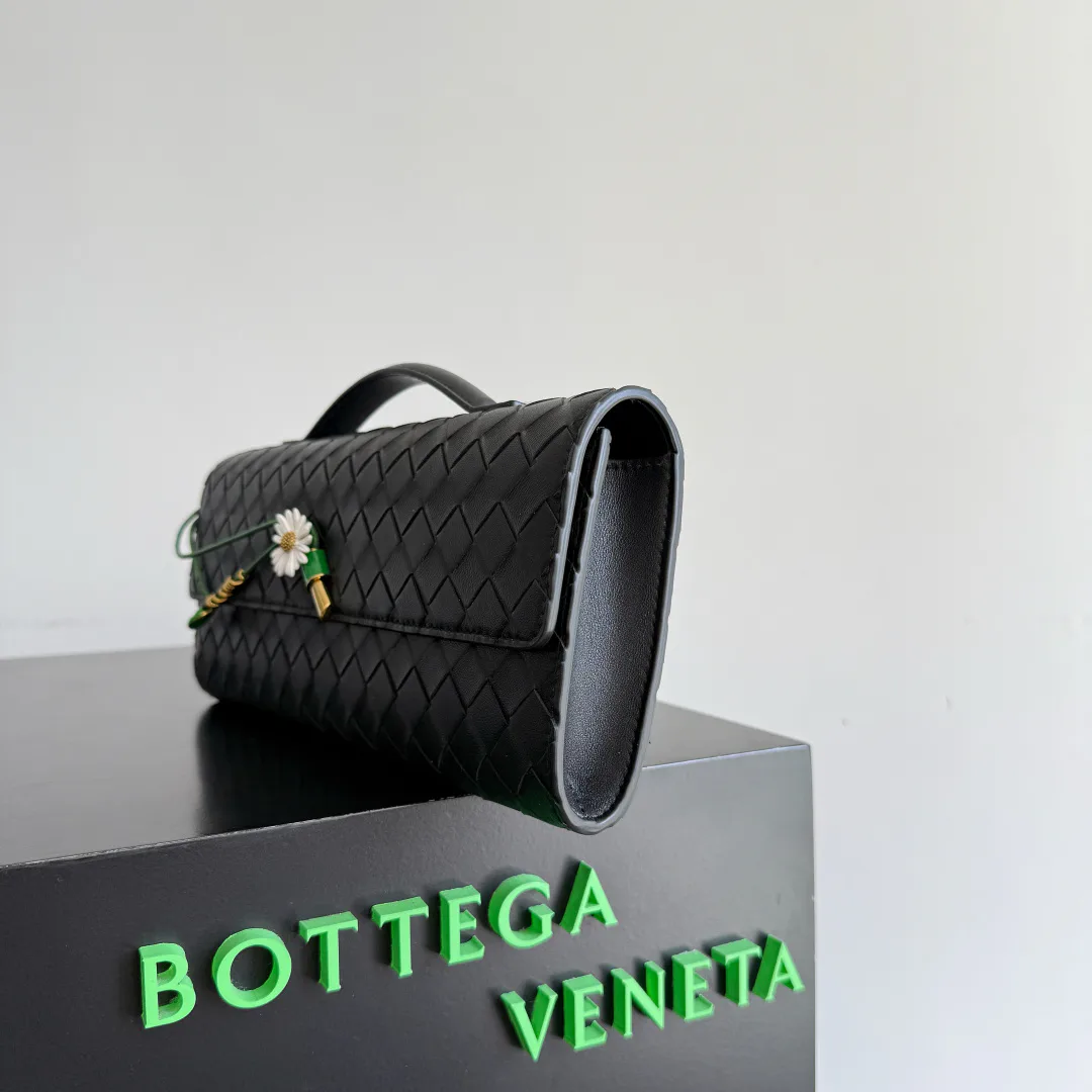 Women's Clutches BOTTEGA VENETA 18367561