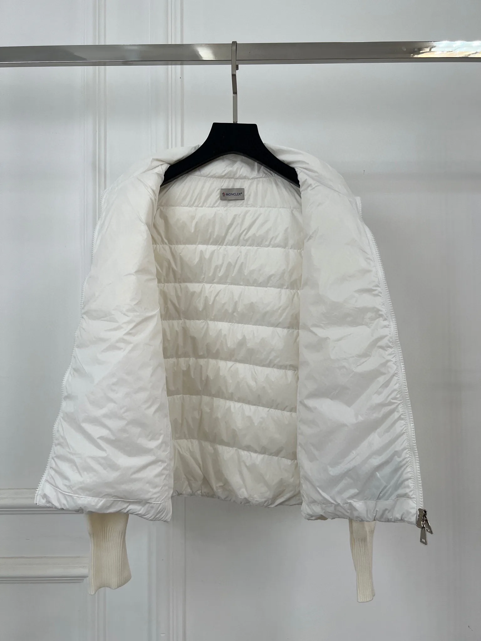 Women's Jackets And Down Jackets MONCLER 18415624