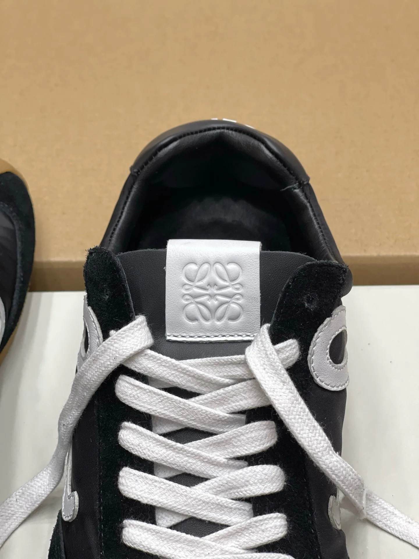 Women's Sneakers LOEWE 18191857