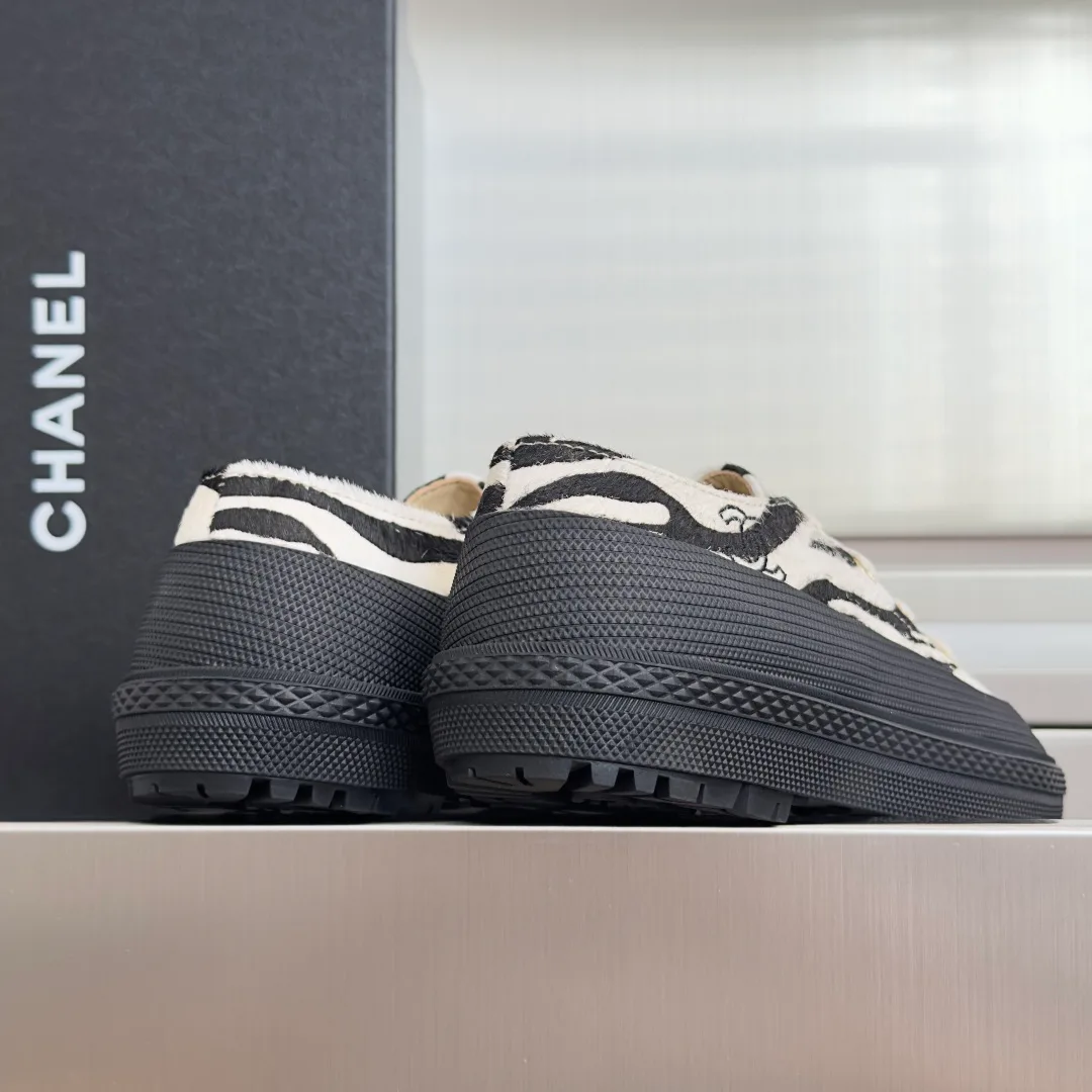 Women's Sneakers CHANEL 18092992