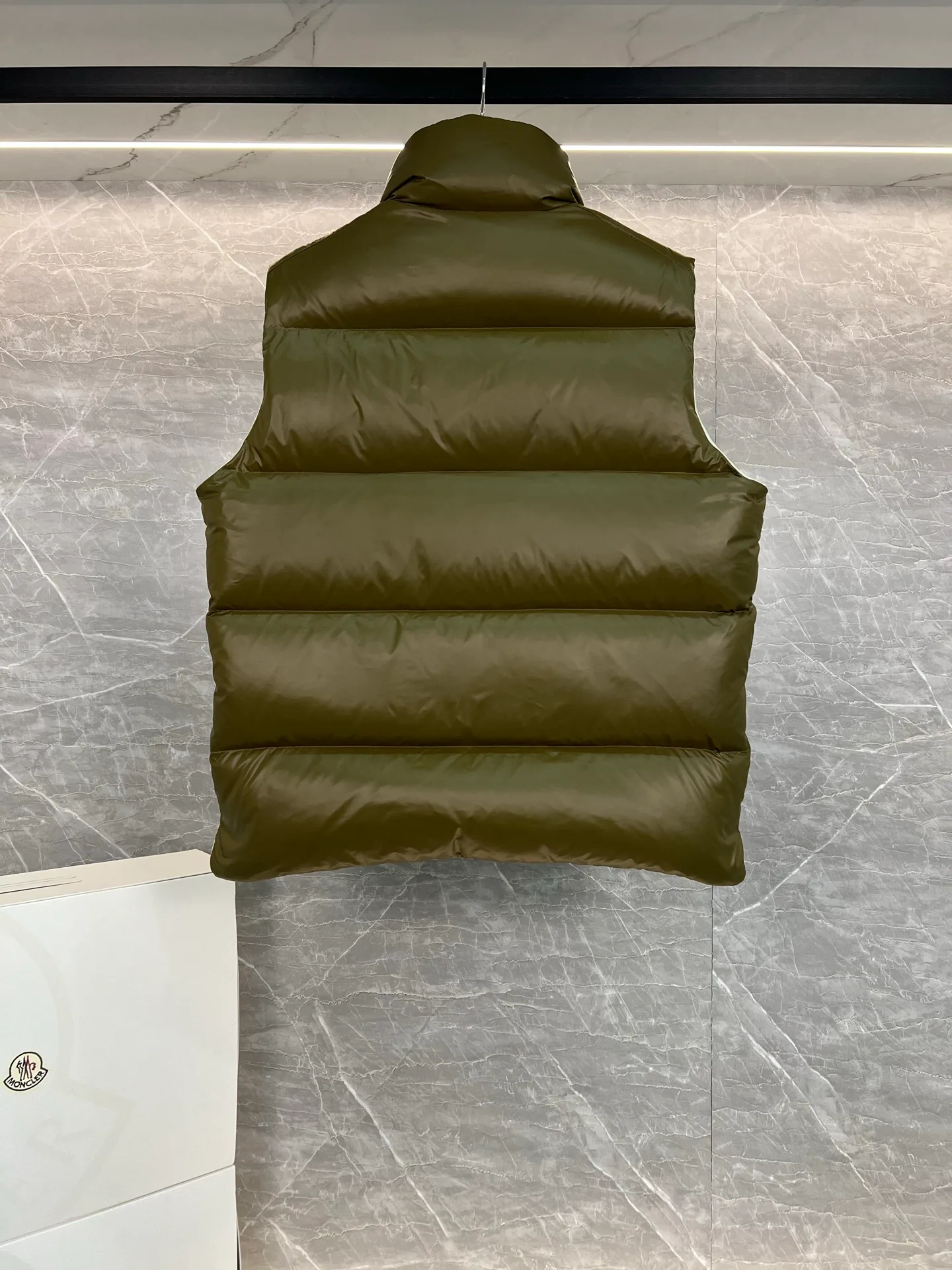 Жилеты Мужские Moncler 18599856