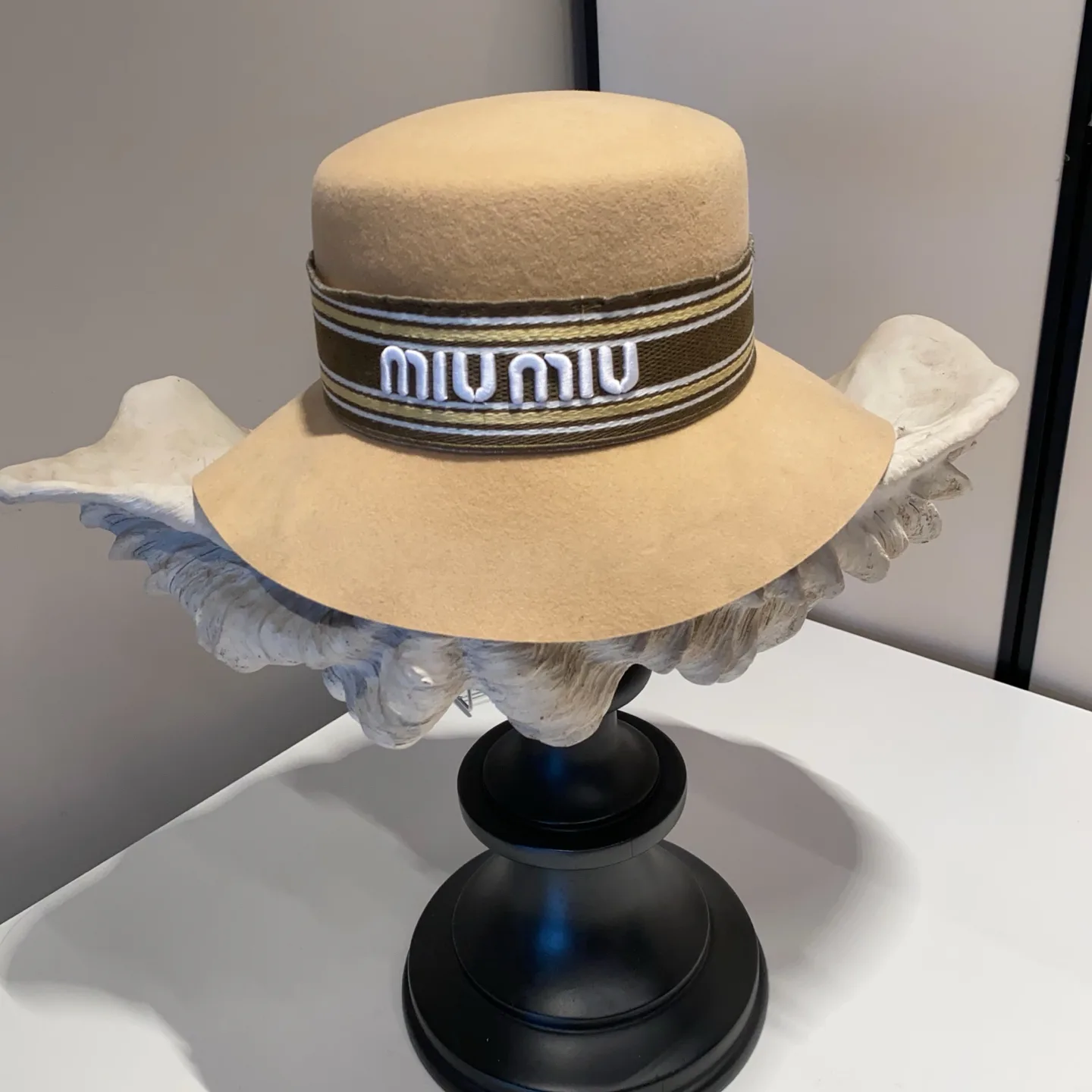Hats MIU MIU 17973783