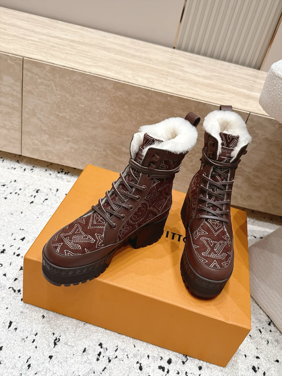 Women's Ankle Boots LOUIS VUITTON 18498030