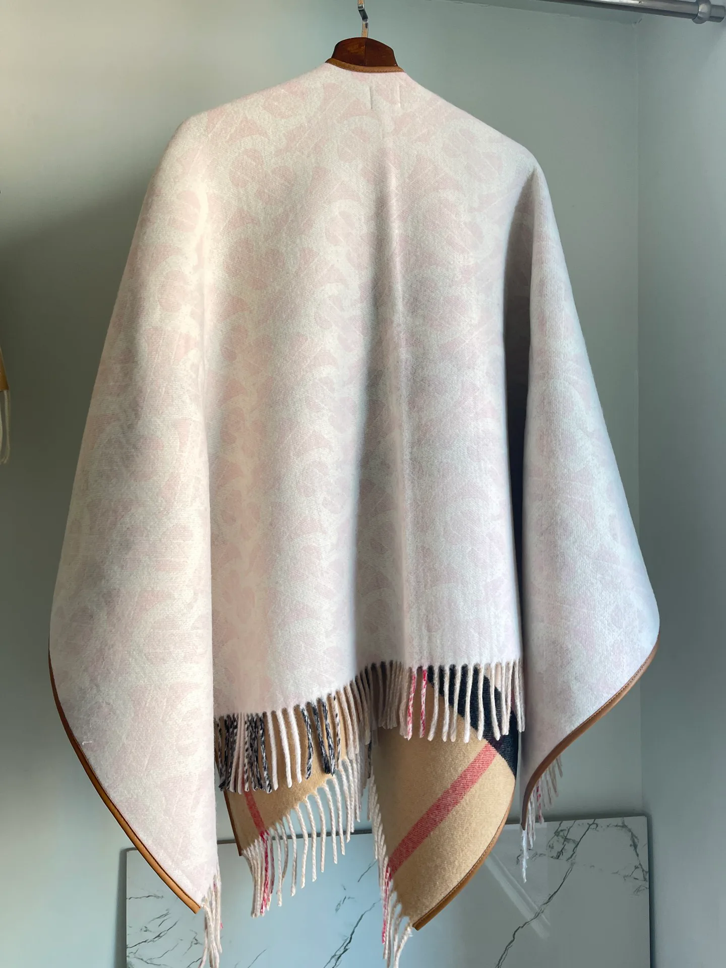 Scarves BURBERRY 17850235