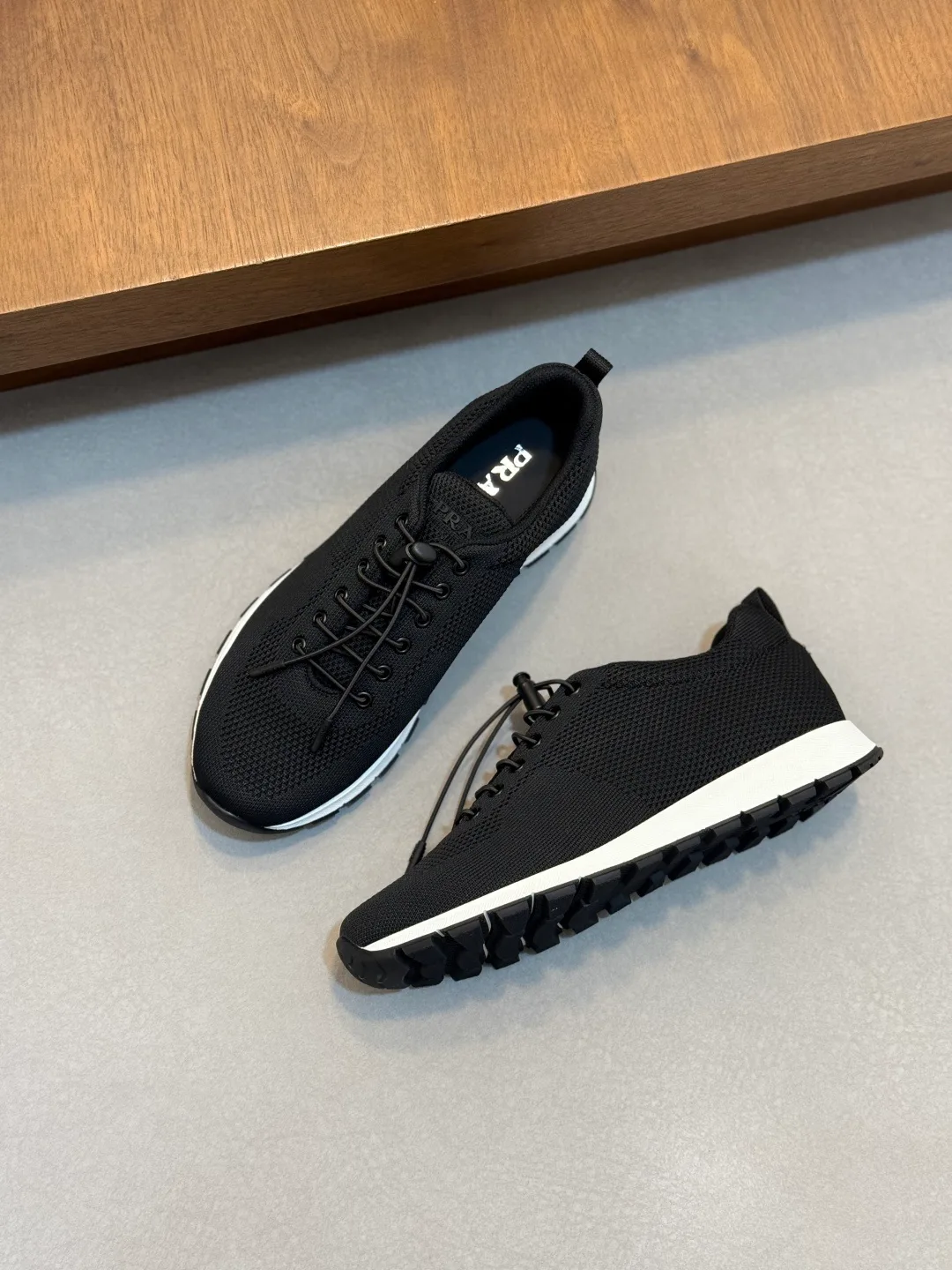 Men's Sneakers PRADA 18100372