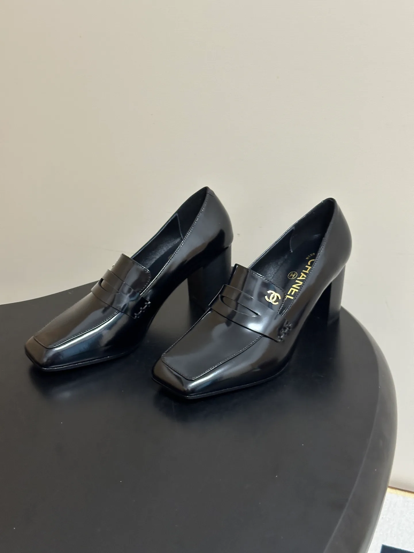 Women's Loafers And Moccasins CHANEL 18049688