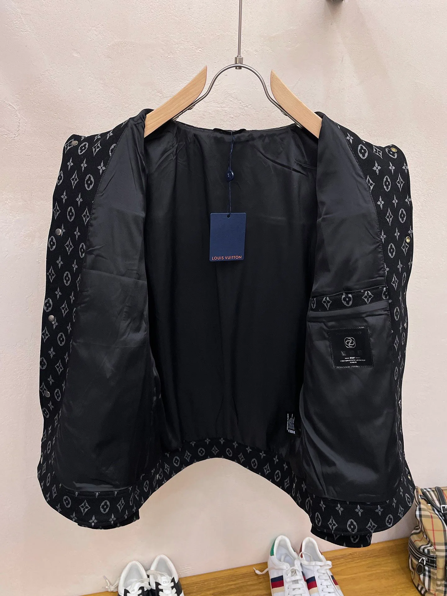 Men's Jackets And Down Jackets LOUIS VUITTON 18197242