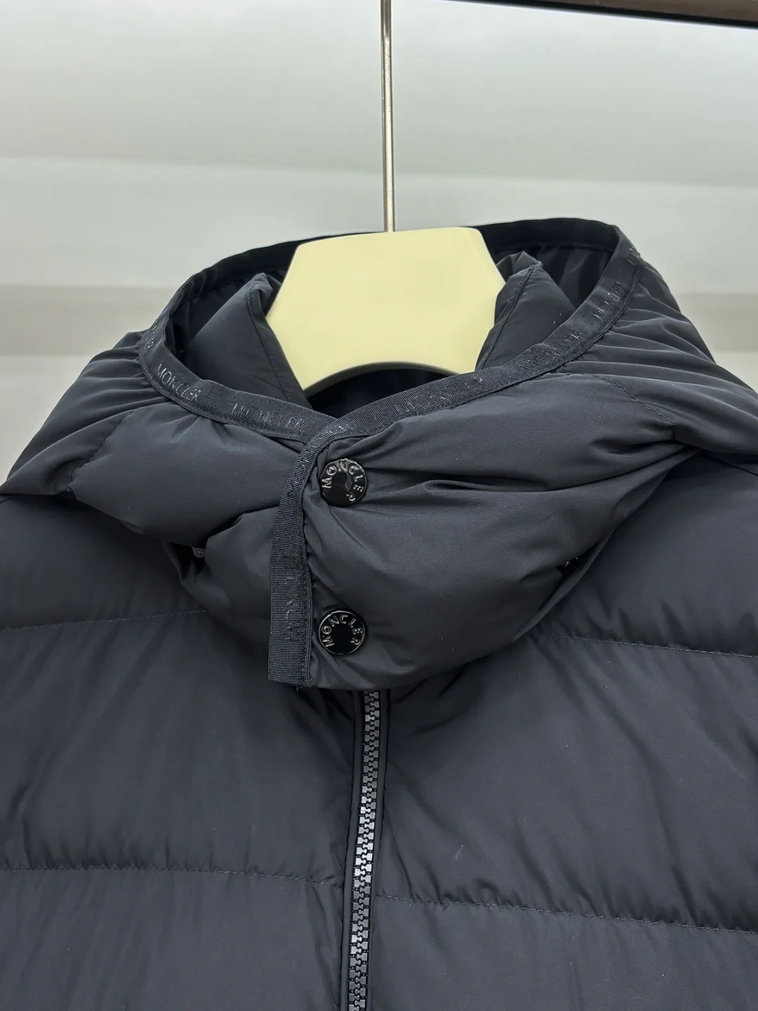 Куртки И Пуховики Мужские Moncler 18596610