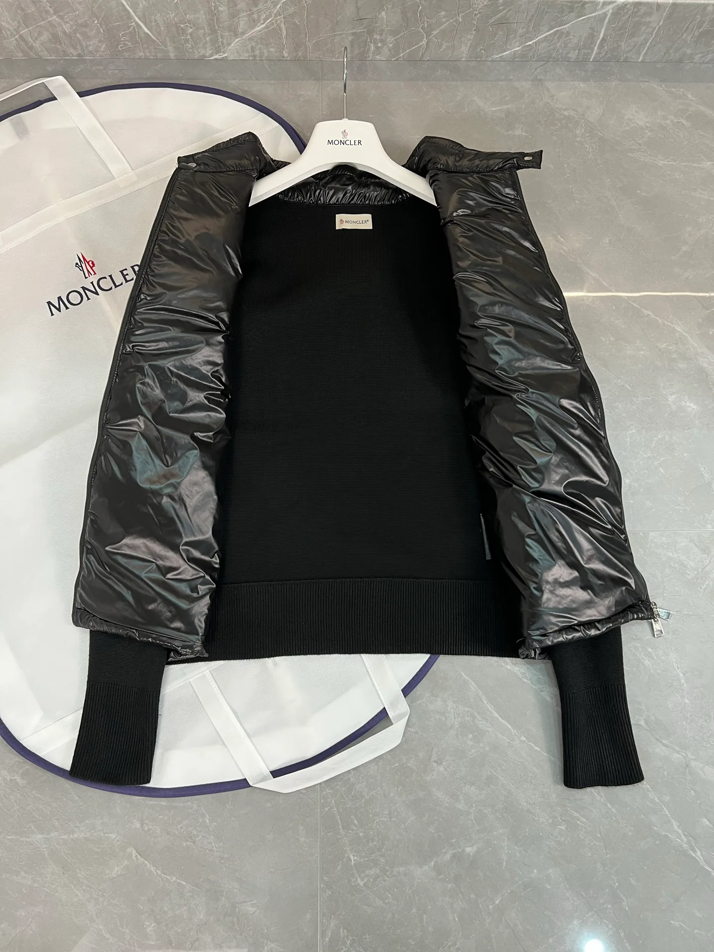 Куртки И Пуховики Мужские Moncler 18599831