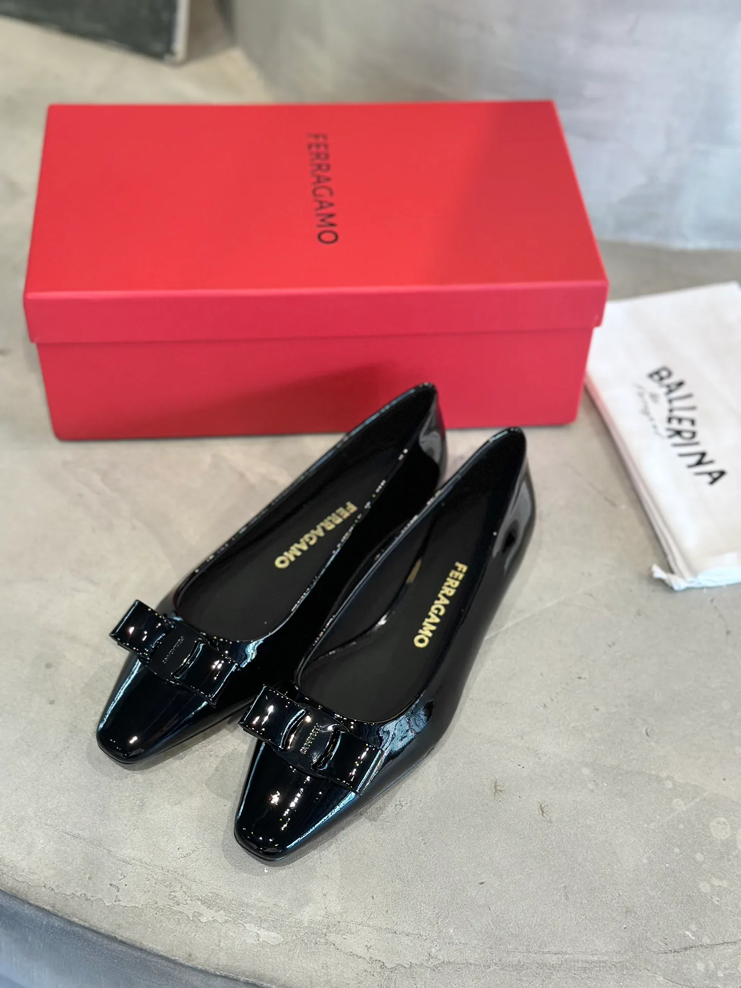 Women's Ballet Flats SALVATORE FERRAGAMO 18531761