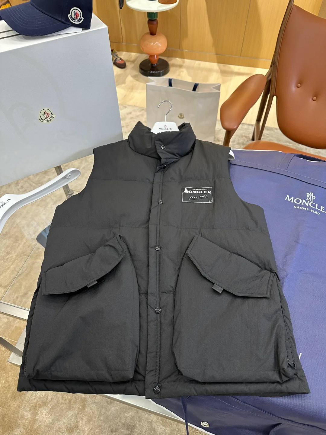 Men's Vests MONCLER 18260910