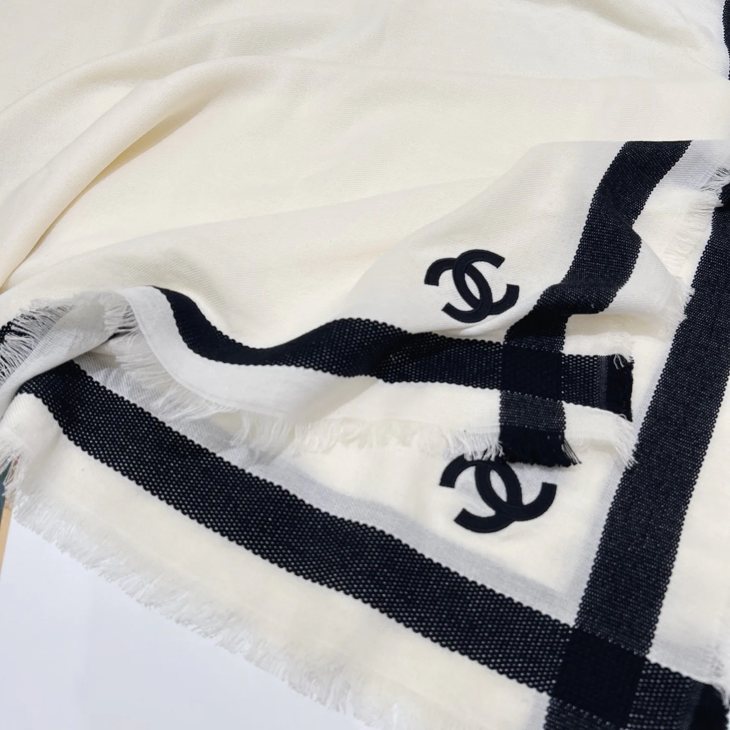 Scarves CHANEL 16946808