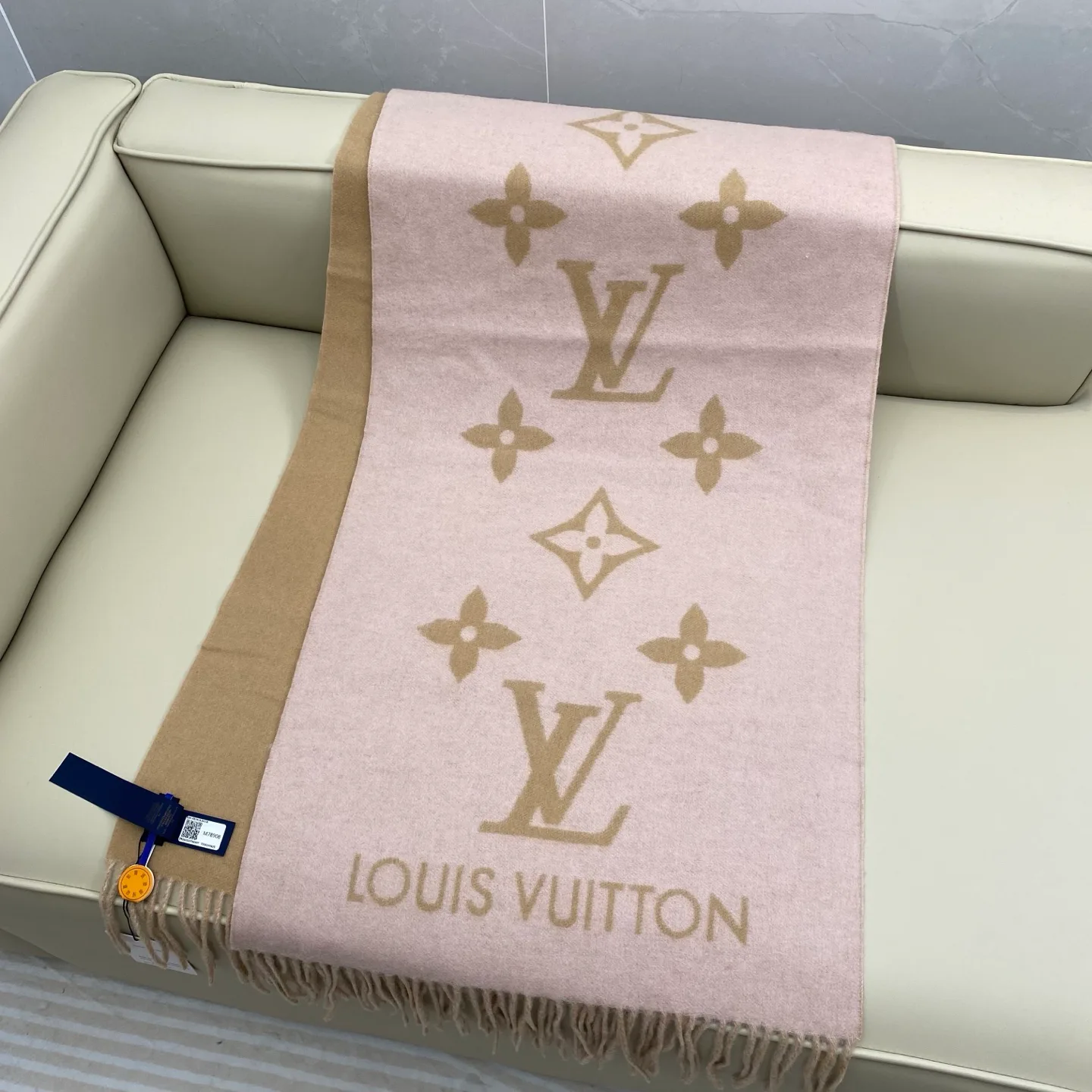 Scarves LOUIS VUITTON 18105572