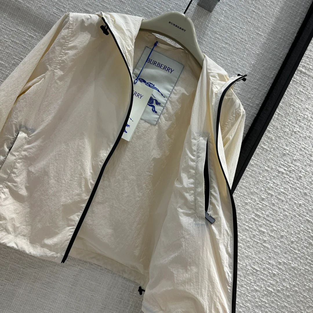 Women's Jackets And Down Jackets BURBERRY 17122319