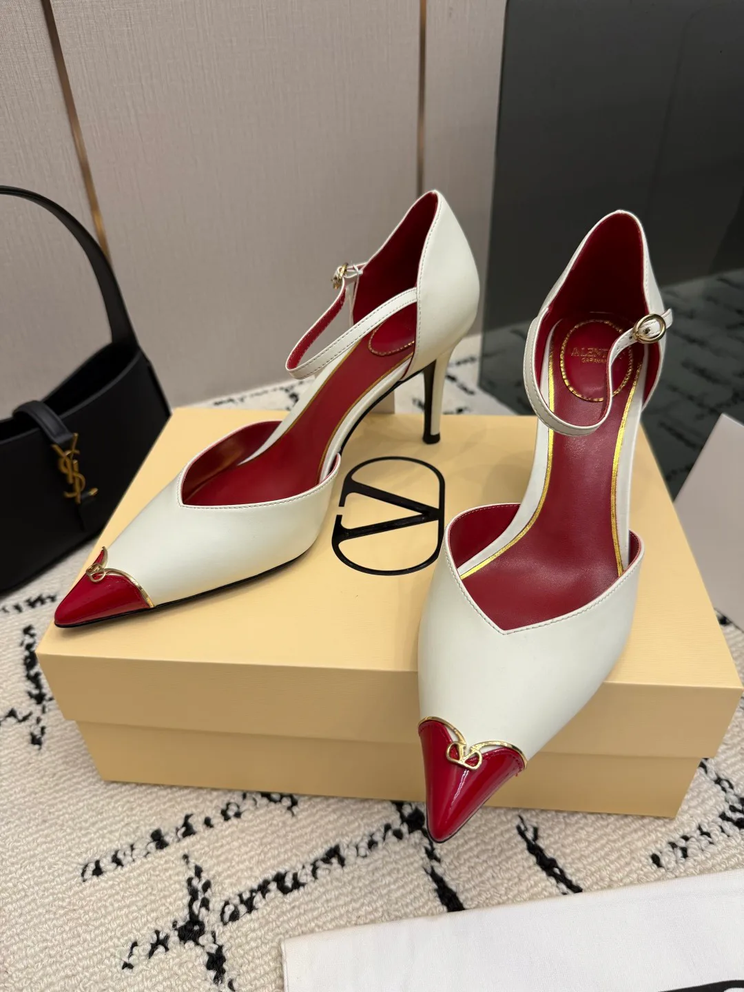 Women's Heels VALENTINO 17937573