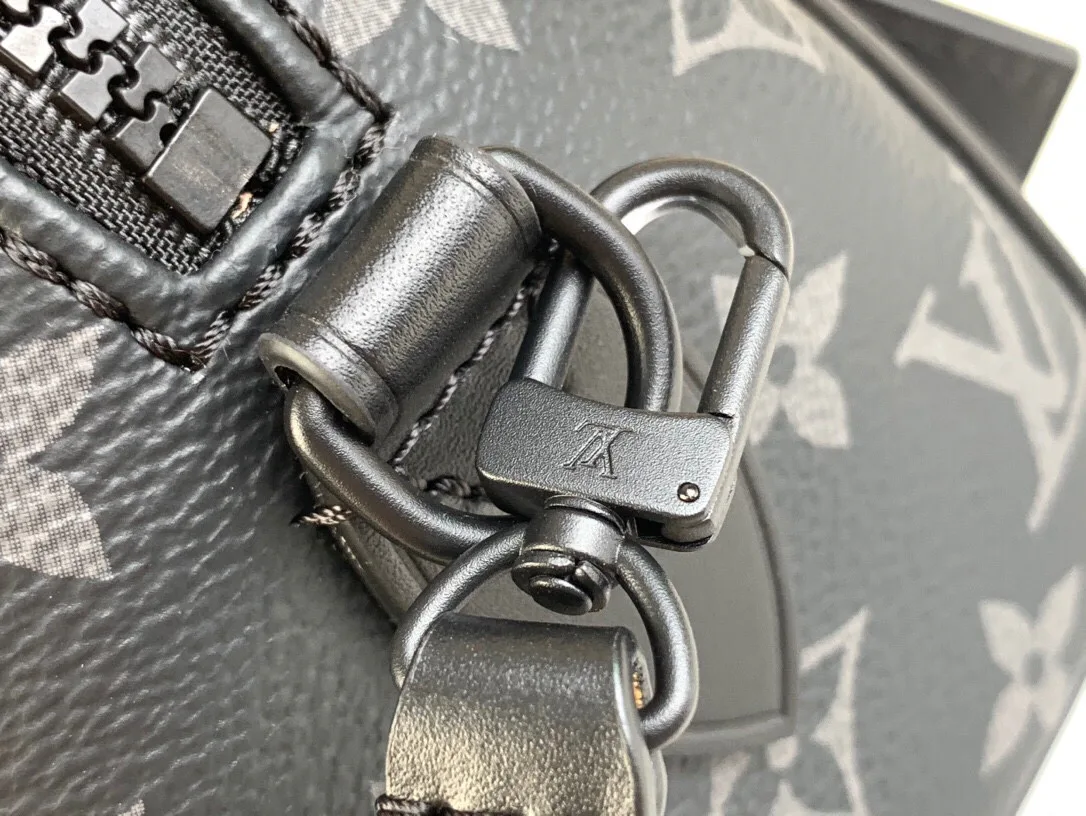 Women's Shoulder Bags LOUIS VUITTON 18227597