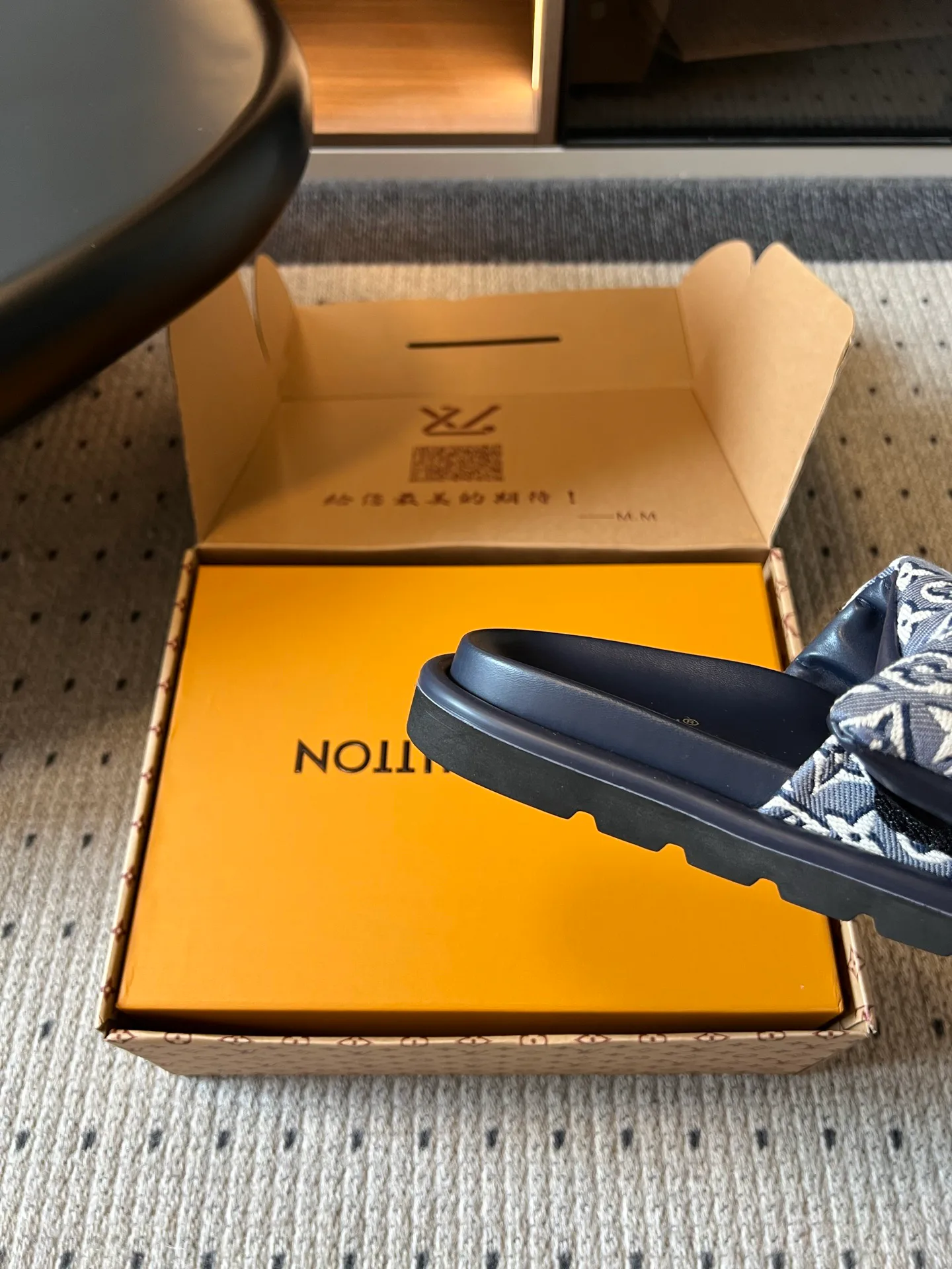 Women's Flip-Flops LOUIS VUITTON 17686618